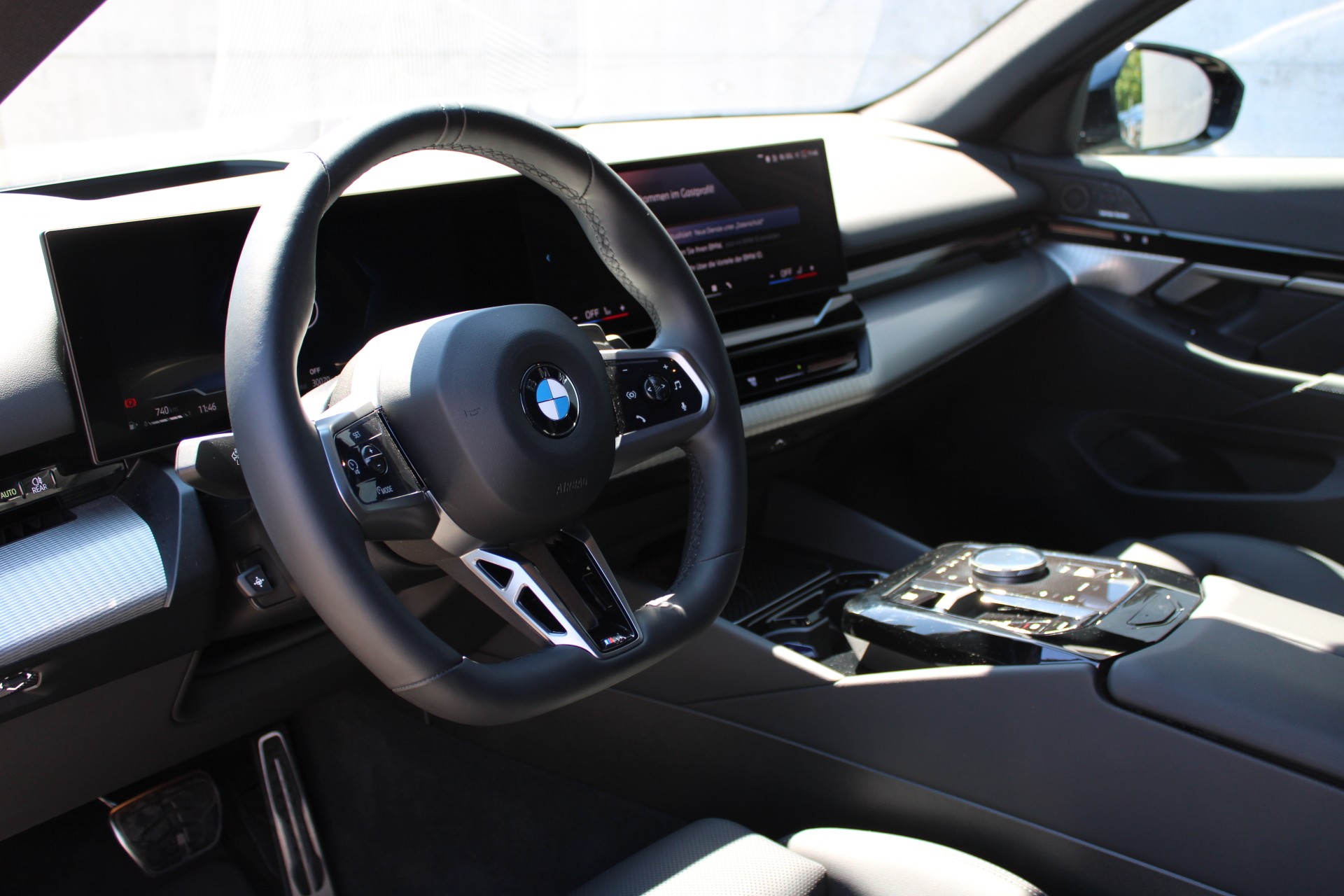 BMW 520d xDrive Touring M Sport-image-3