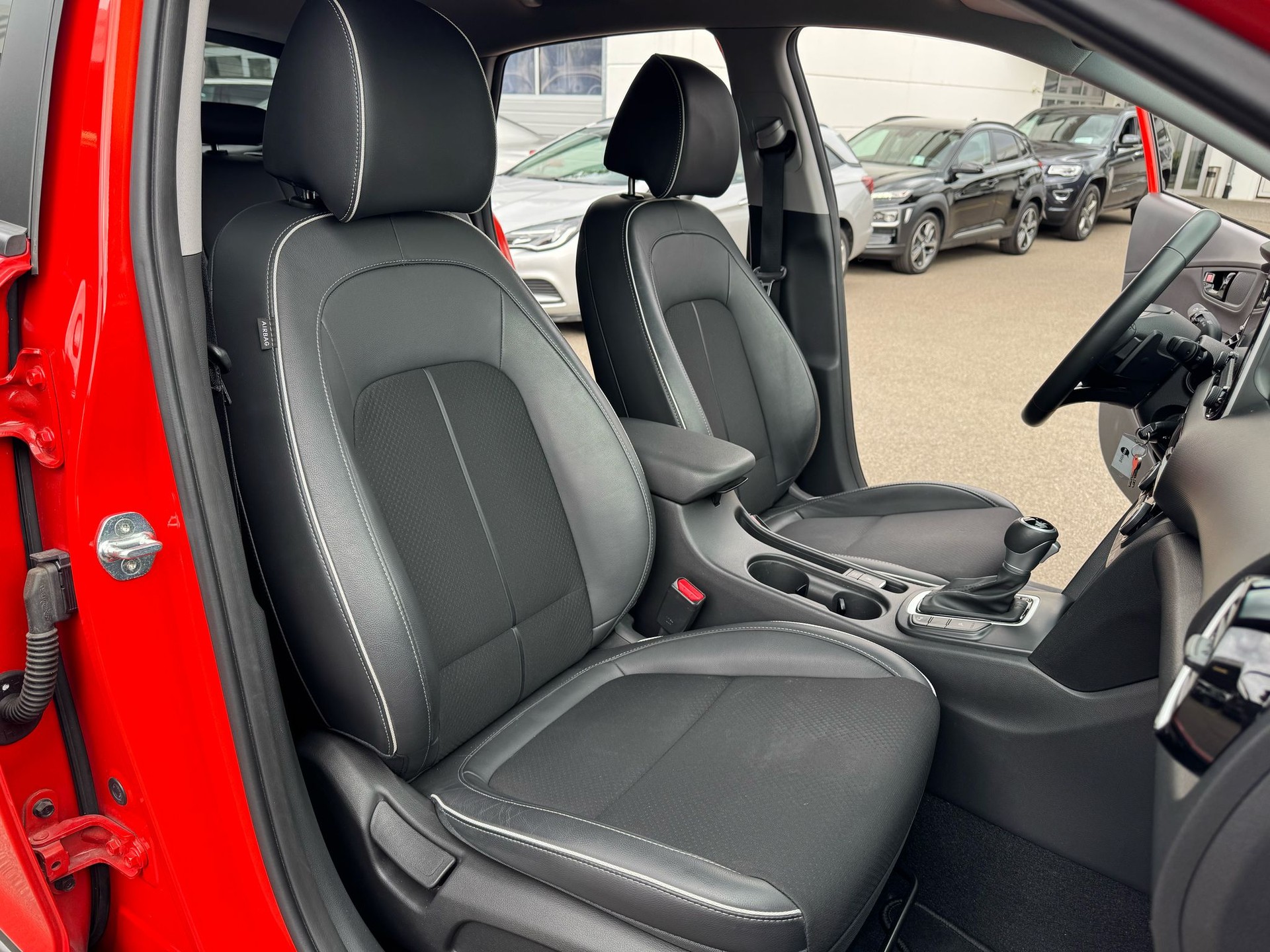 HYUNDAI Kona 1.6 GDi HEV Amplia DCT-image-11