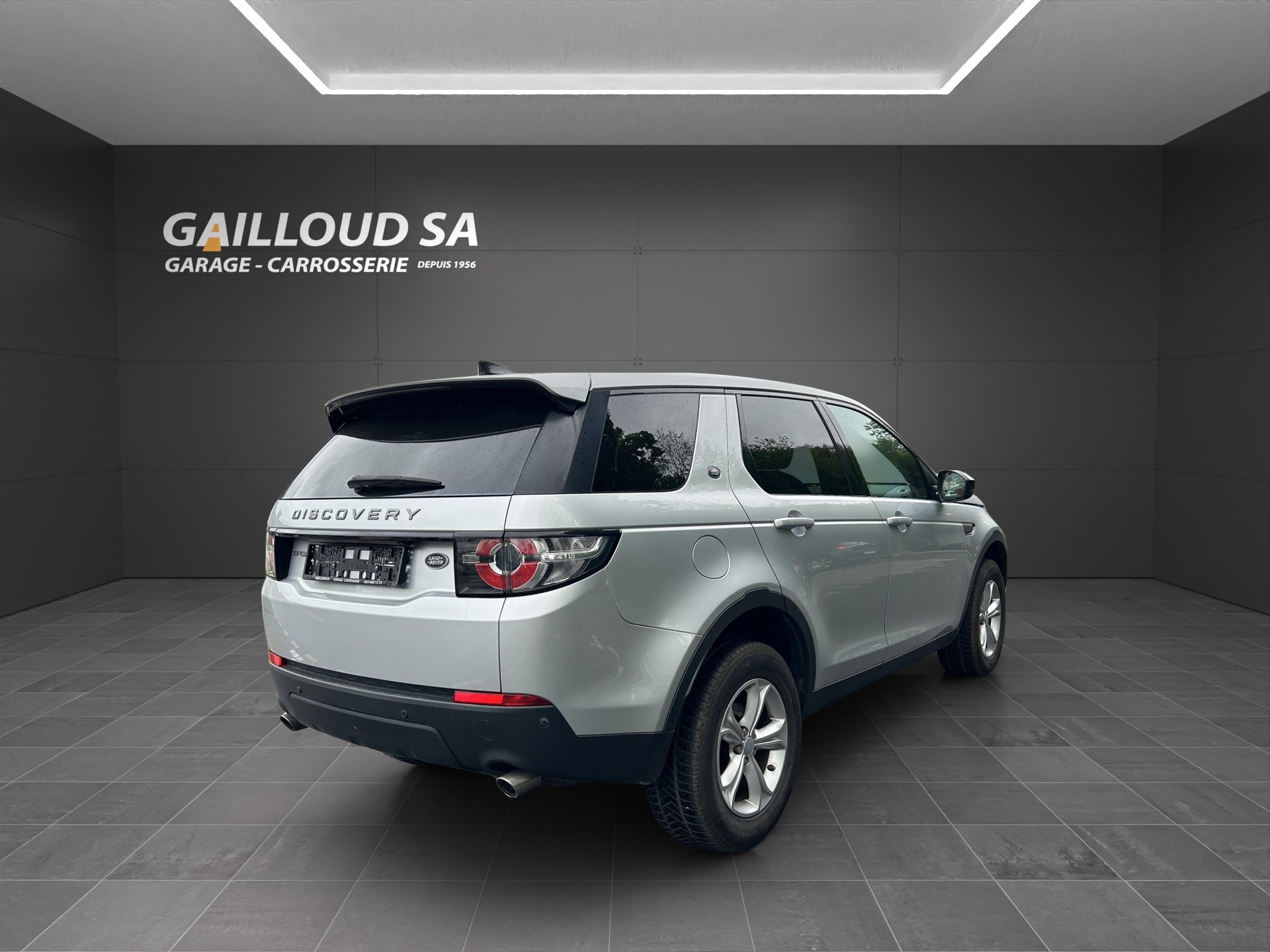 LAND ROVER Discovery Sport 2.0 TD4 Pure-showroom-element-3