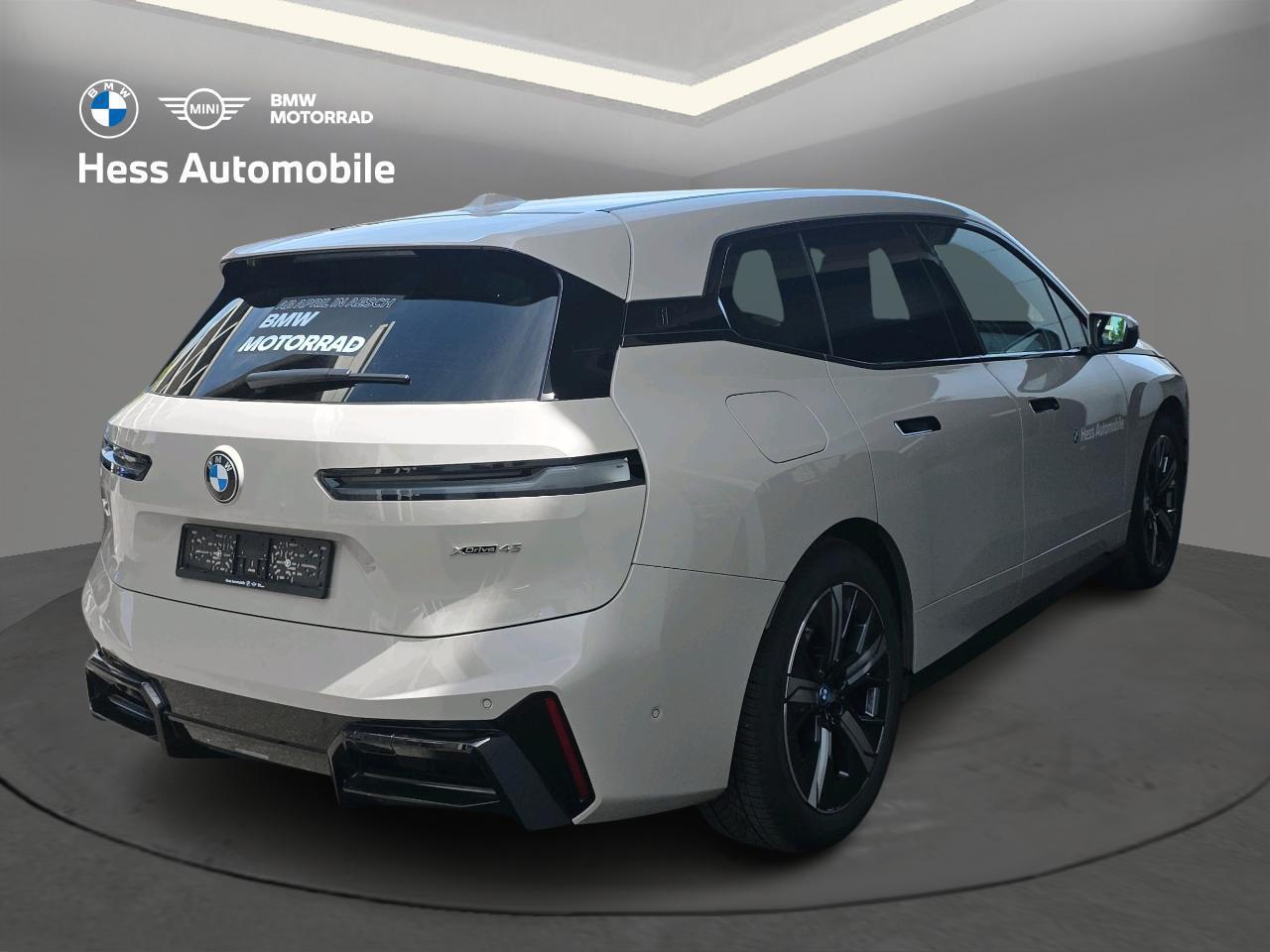 BMW iX xDrive45 M Sport Pro-image-1