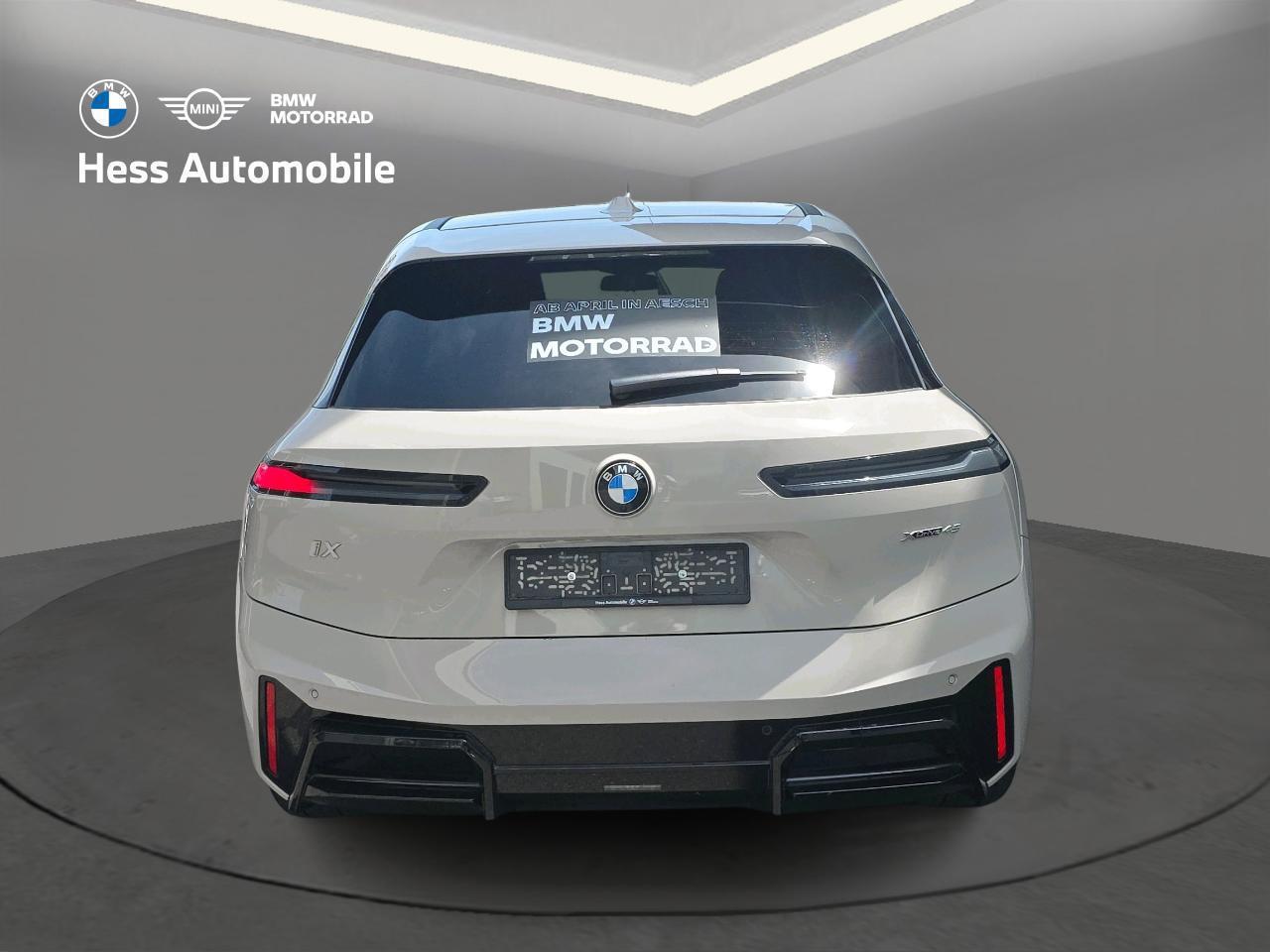 BMW iX xDrive45 M Sport Pro-image-4