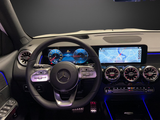 MERCEDES-BENZ EQB 350 AMG Line 4Matic-image-8