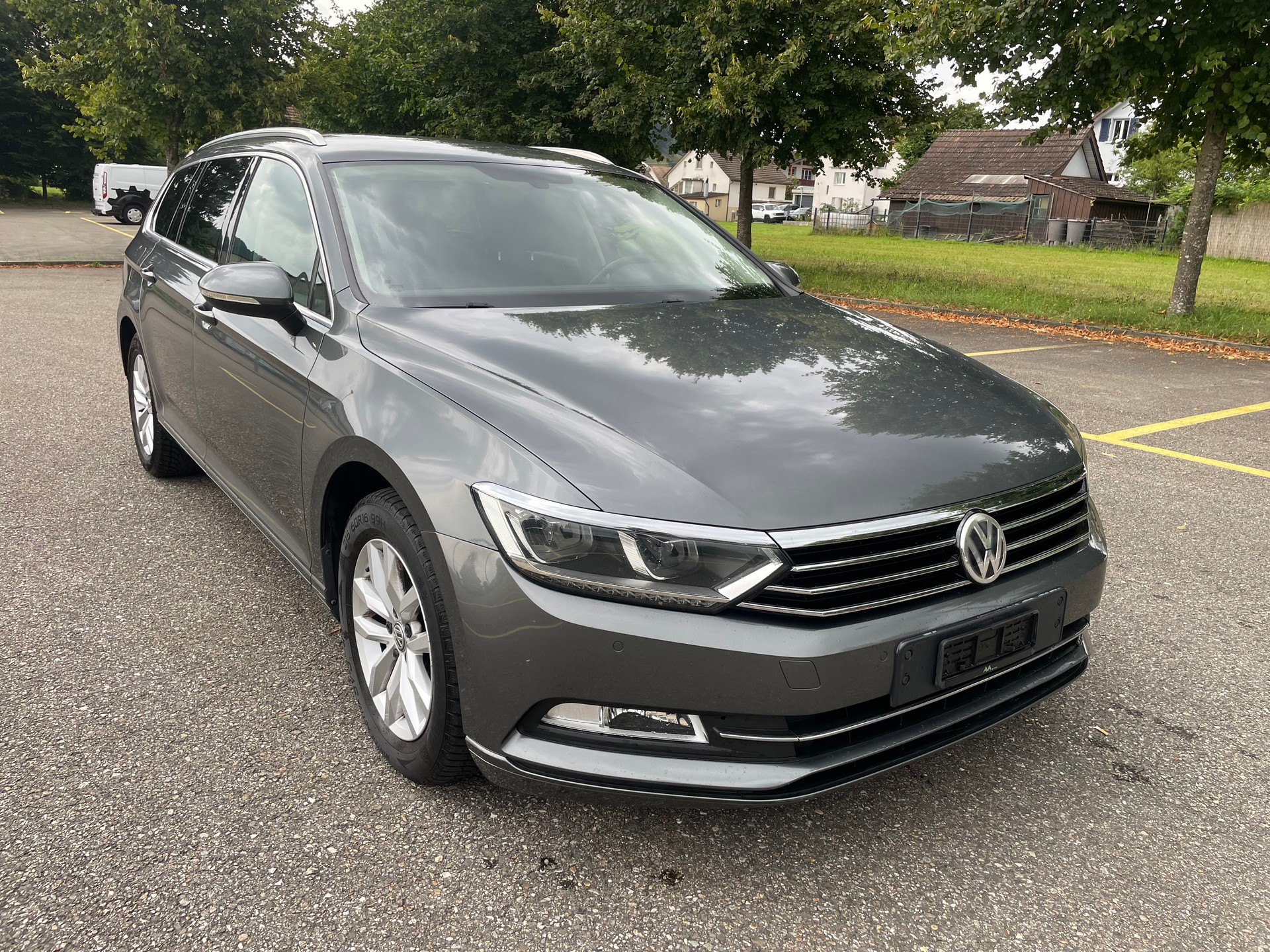 VW Passat Variant 1.6 TDI BMT Comfortline DSG-image-0
