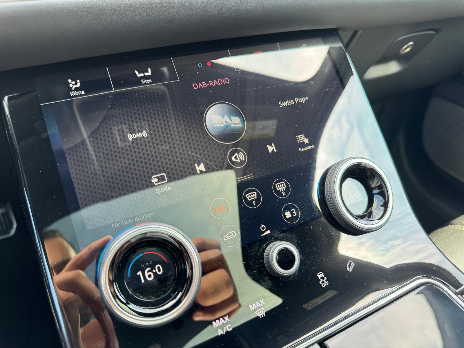 LAND ROVER Range Rover Velar Black R-Dynamic Edition 240 HSE Automatic-image-25