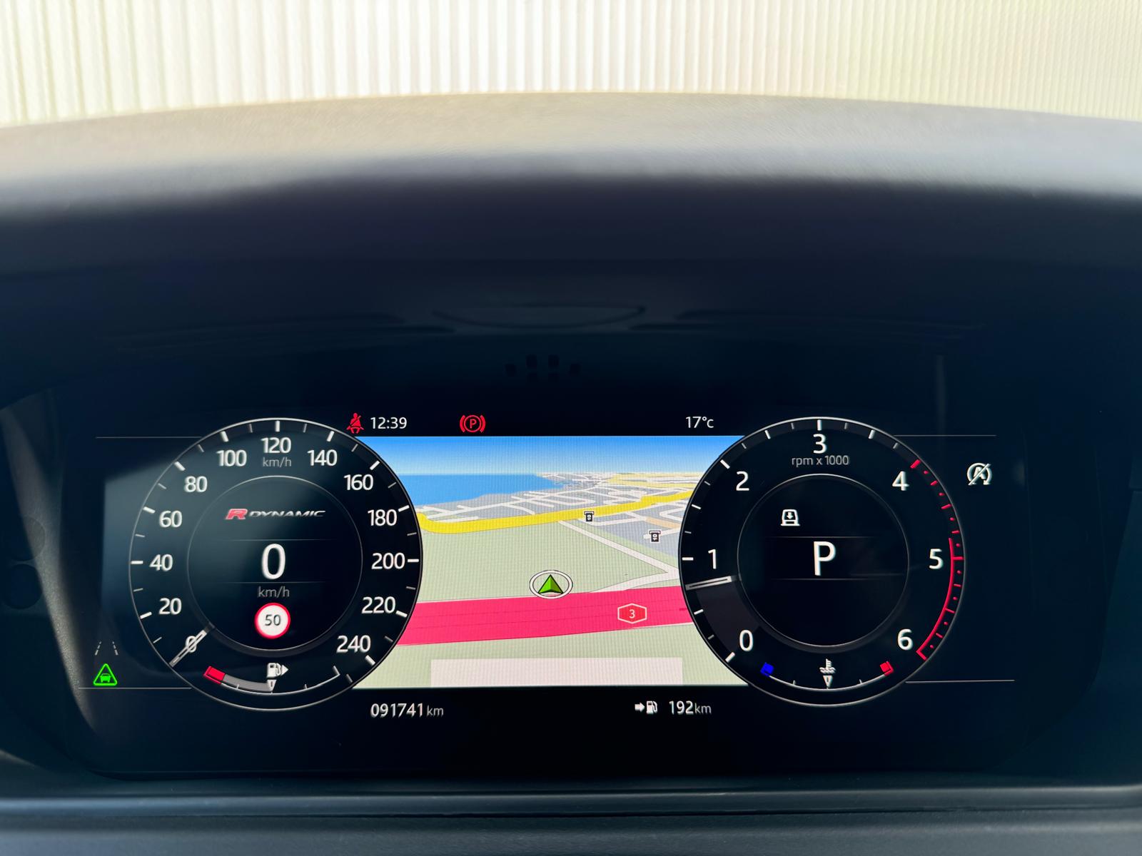 LAND ROVER Range Rover Velar Black R-Dynamic Edition 240 HSE Automatic-image-28