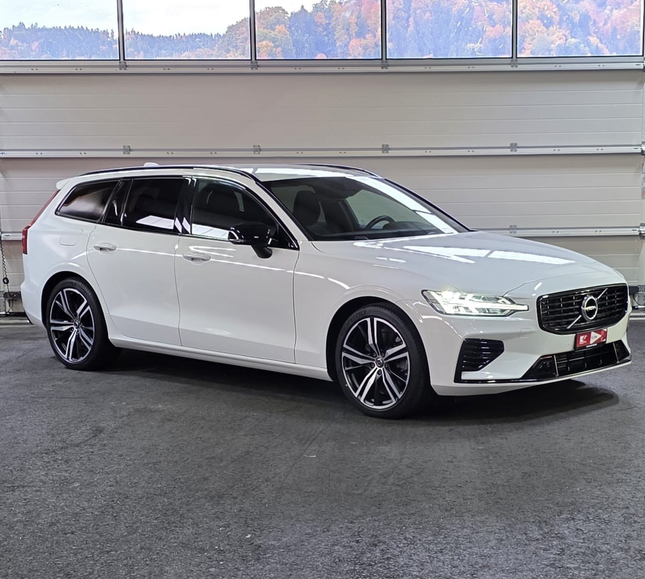 VOLVO V60 T8 eAWD Plug in Hybrid Plus Dark Geartronic MIT *AHK* *MFK:16.09.25*-image-6