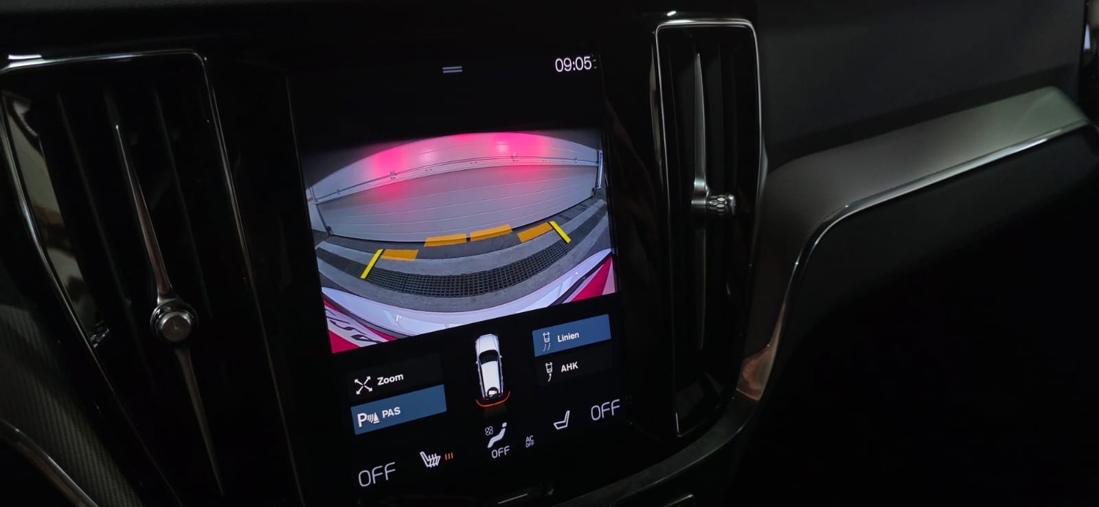 VOLVO V60 T8 eAWD Plug in Hybrid Plus Dark Geartronic MIT *AHK* *MFK:16.09.25*-image-20
