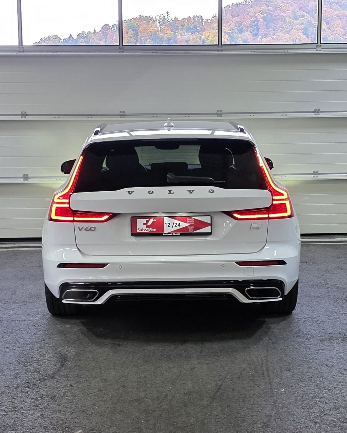 VOLVO V60 T8 eAWD Plug in Hybrid Plus Dark Geartronic MIT *AHK* *MFK:16.09.25*-image-3