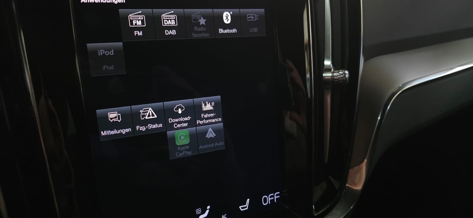 VOLVO V60 T8 eAWD Plug in Hybrid Plus Dark Geartronic MIT *AHK* *MFK:16.09.25*-image-21