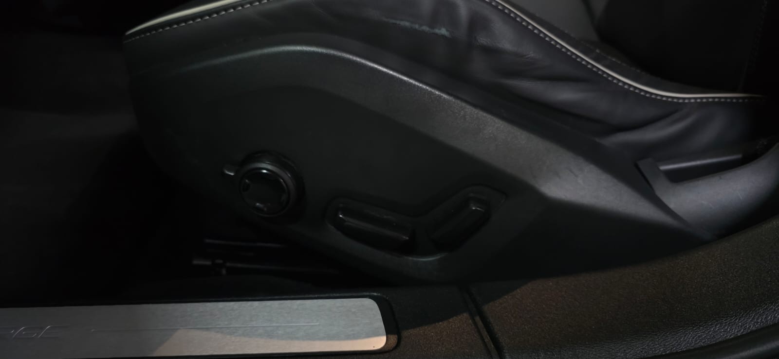 VOLVO V60 T8 eAWD Plug in Hybrid Plus Dark Geartronic MIT *AHK* *MFK:16.09.25*-image-15