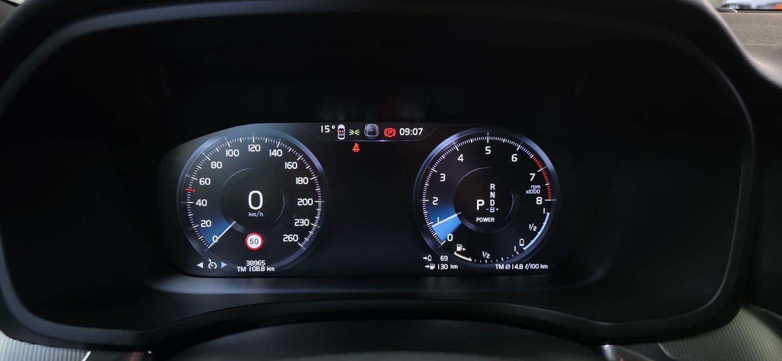 VOLVO V60 T8 eAWD Plug in Hybrid Plus Dark Geartronic MIT *AHK* *MFK:16.09.25*-image-18