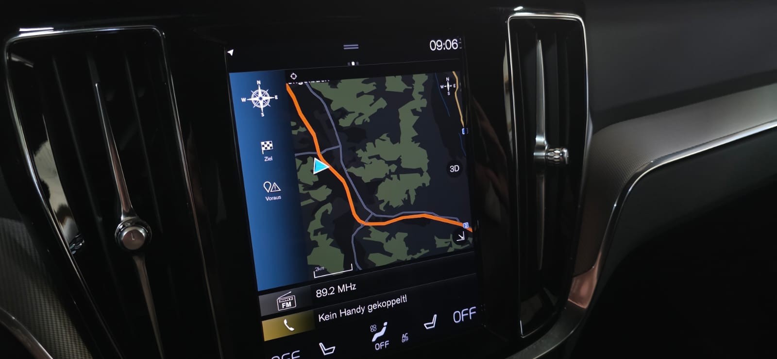 VOLVO V60 T8 eAWD Plug in Hybrid Plus Dark Geartronic MIT *AHK* *MFK:16.09.25*-image-24