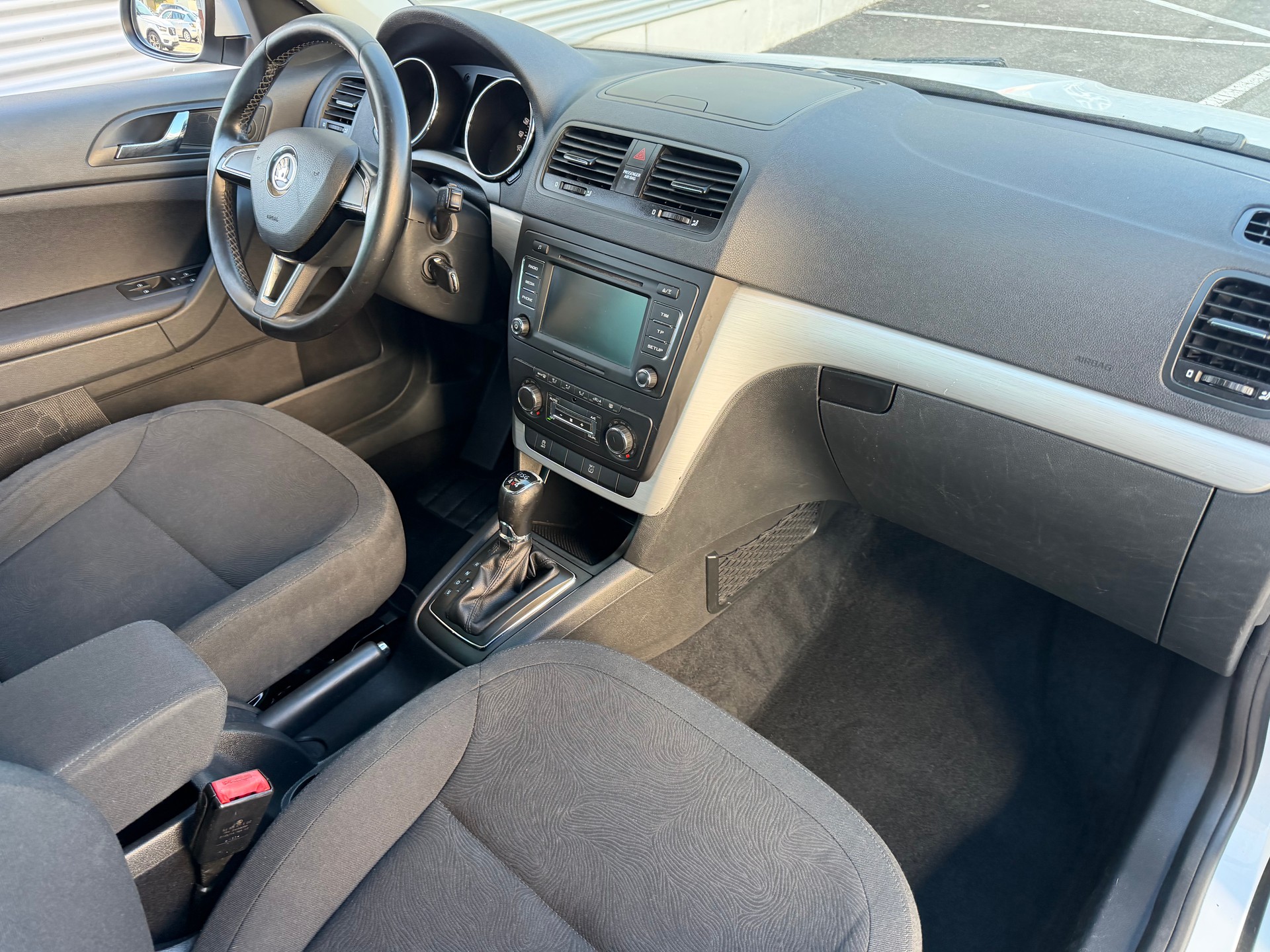 SKODA Yeti 2.0 TDI Active Outdoor 4x4 DSG-image-4