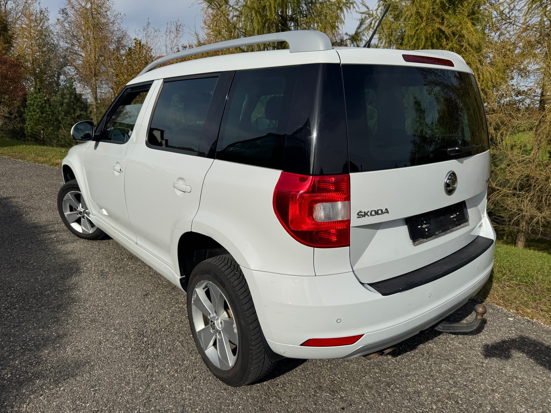 SKODA Yeti 2.0 TDI Active Outdoor 4x4 DSG-image-2