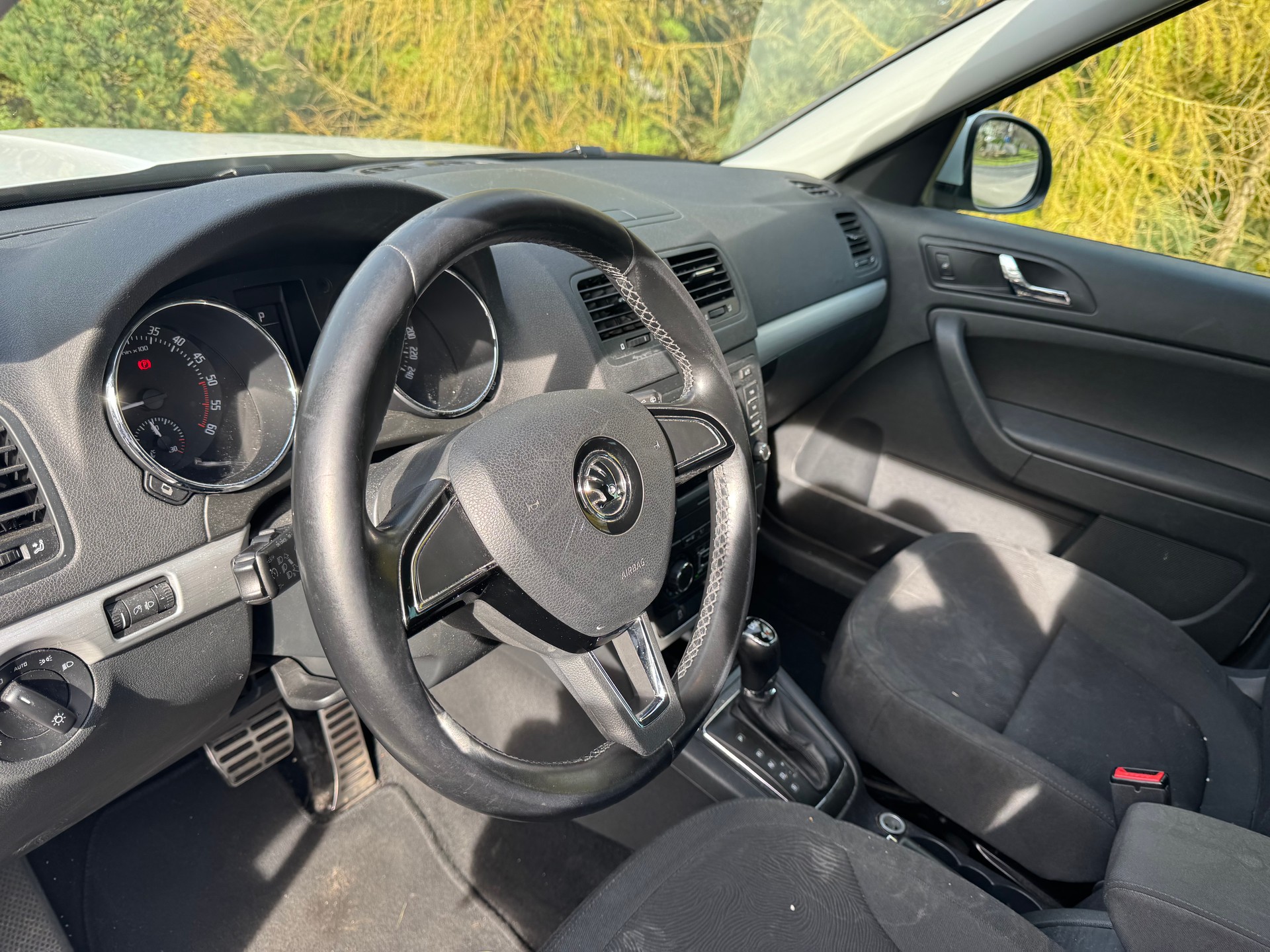 SKODA Yeti 2.0 TDI Active Outdoor 4x4 DSG-image-6
