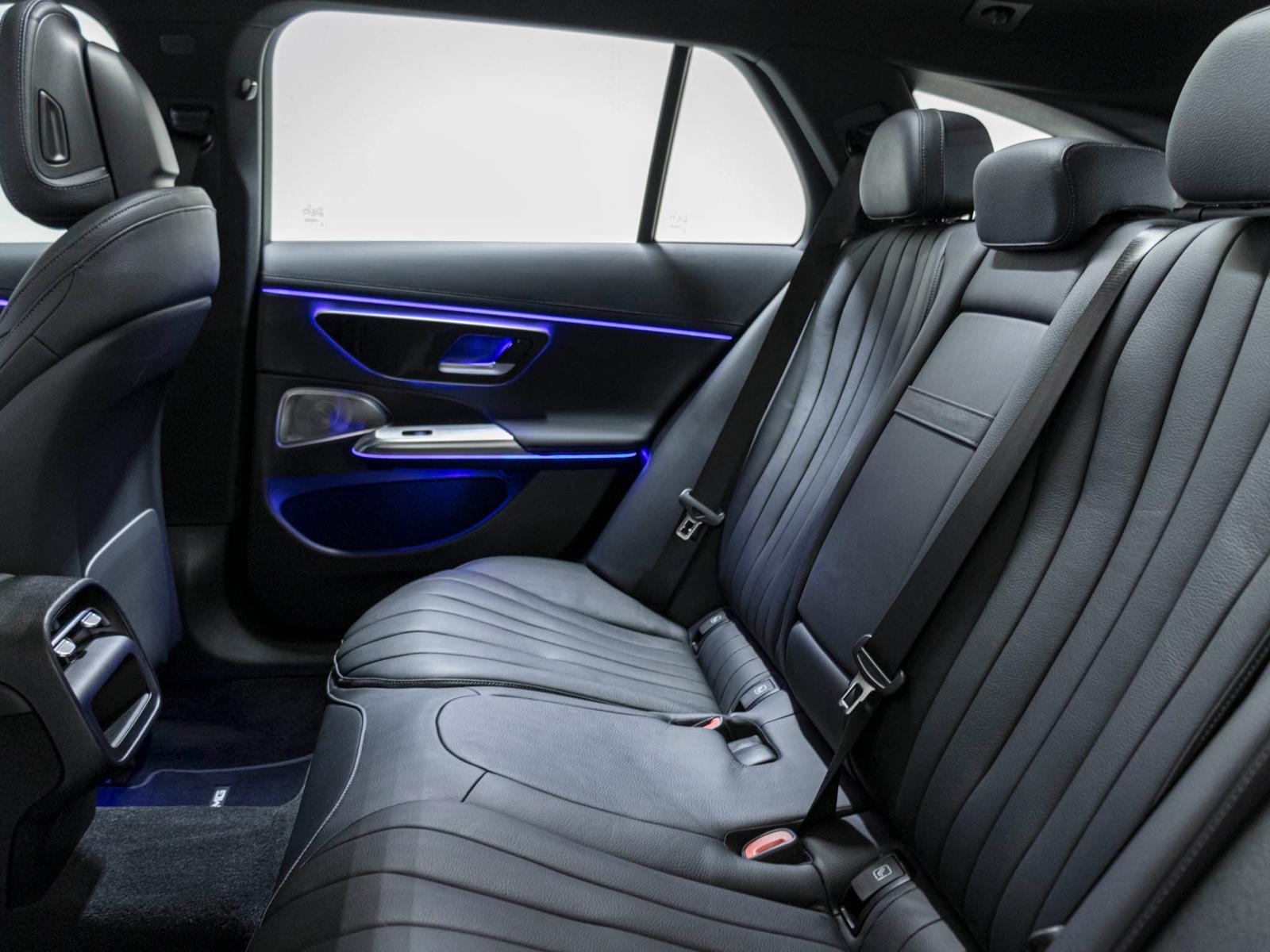 MERCEDES-BENZ E 220 d 4MATIC T-Modell-image-9