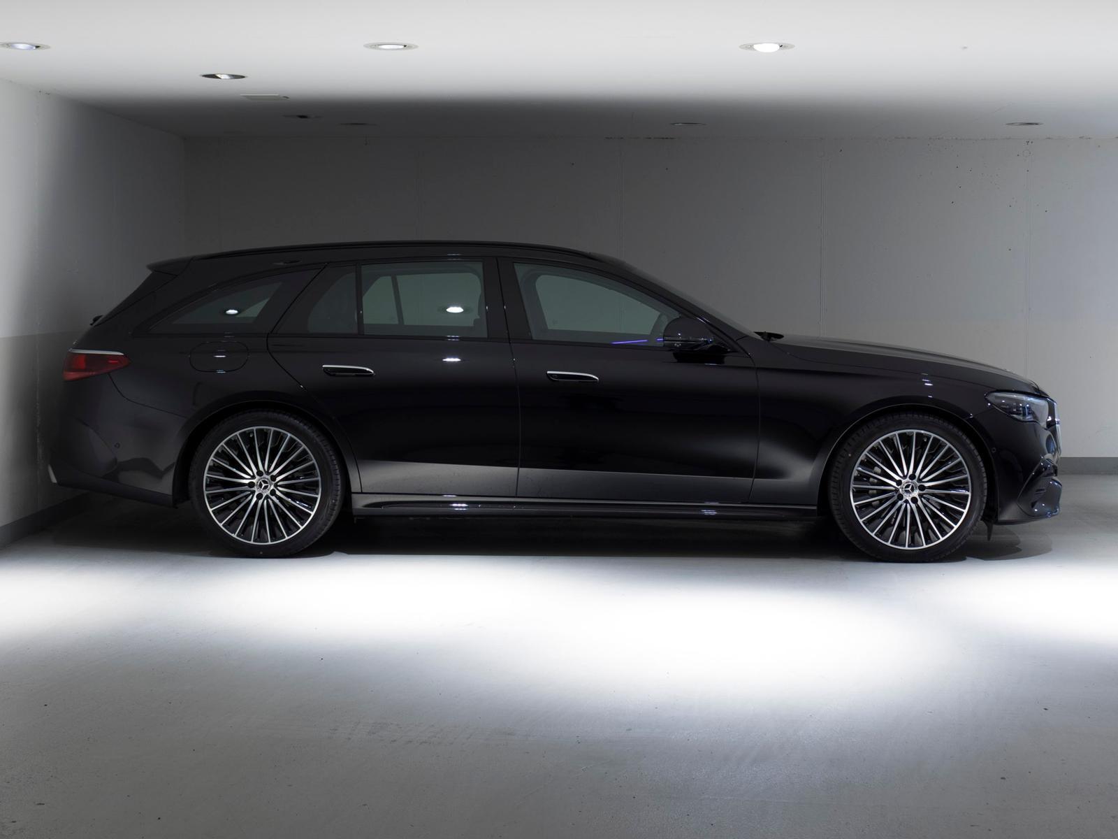 MERCEDES-BENZ E 220 d 4MATIC T-Modell-image-2