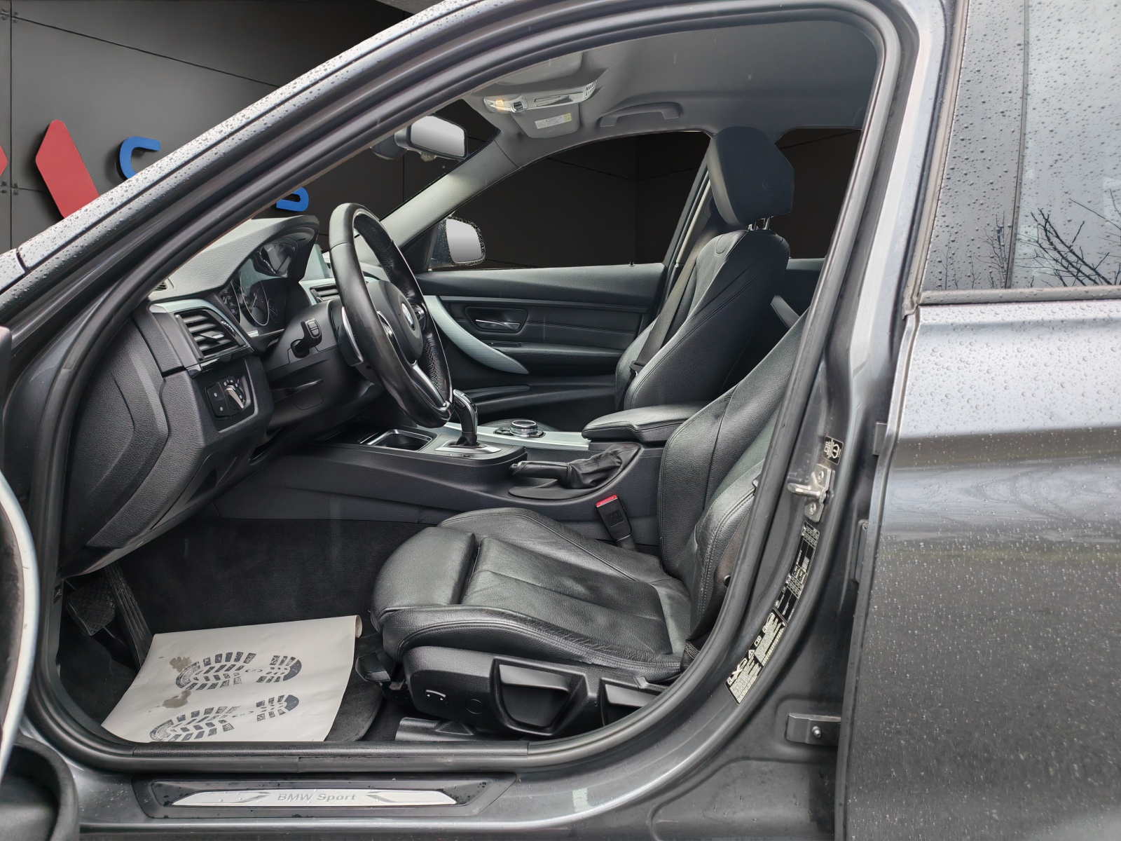 BMW 328i xDrive Touring M-Sport Steptronic [Expertise du jour + Garantie 12 mois + Service & Immat. Offerts]-image-9