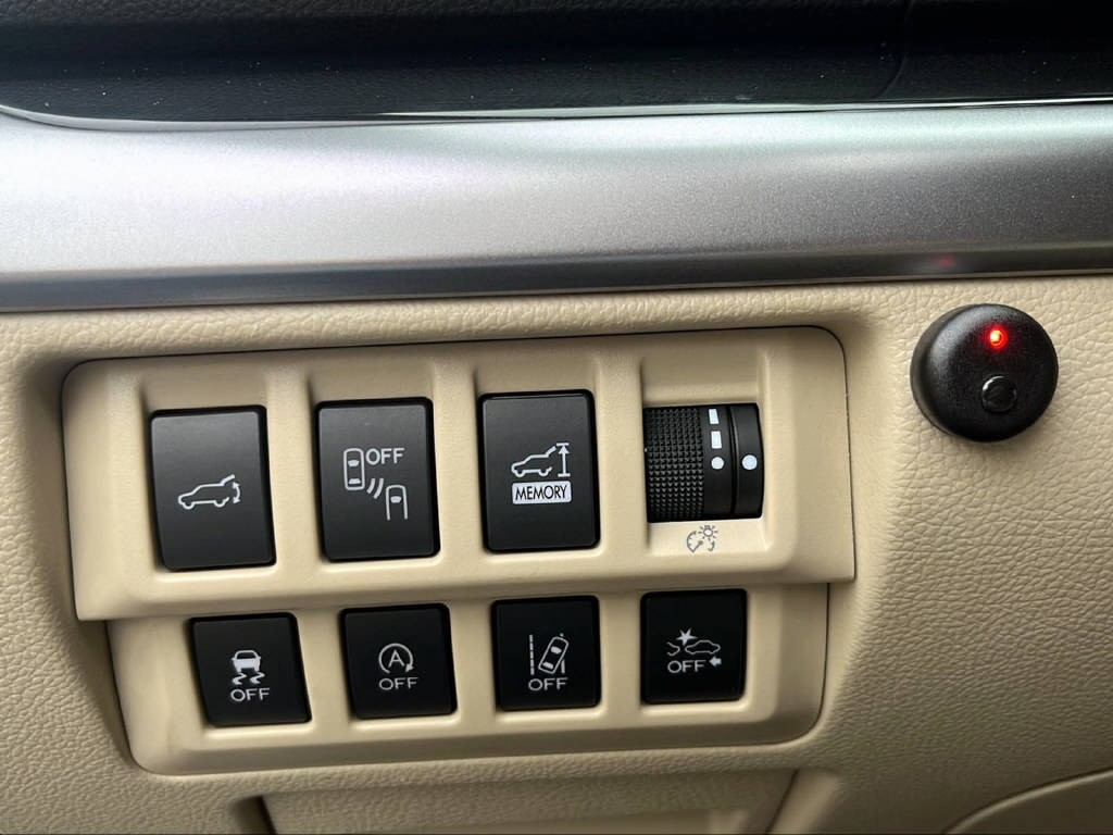 SUBARU Outback 2.5i Luxury-image-16