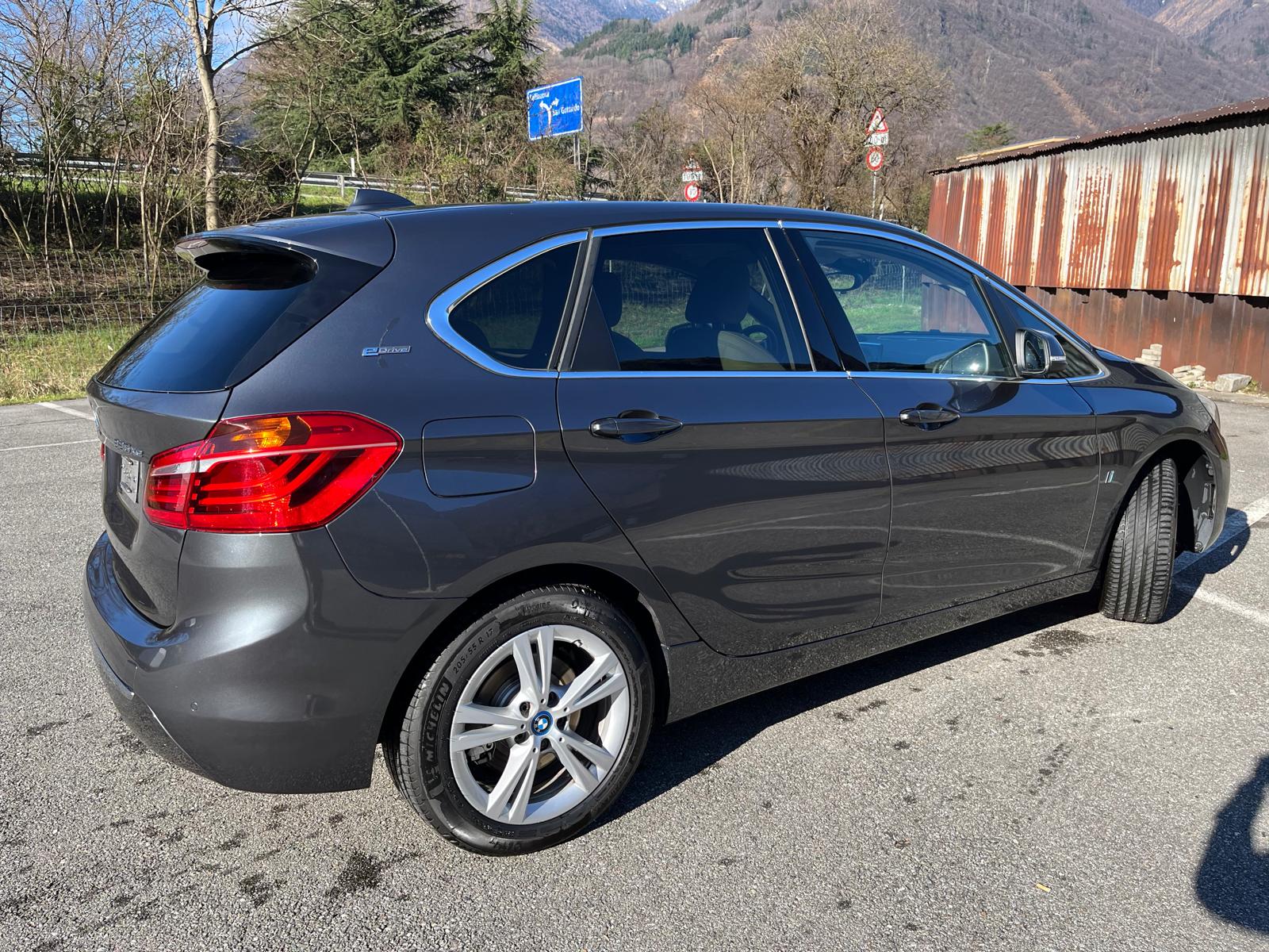 BMW 225xe iPerformance Active Tourer Family Edition Steptronic-image-5