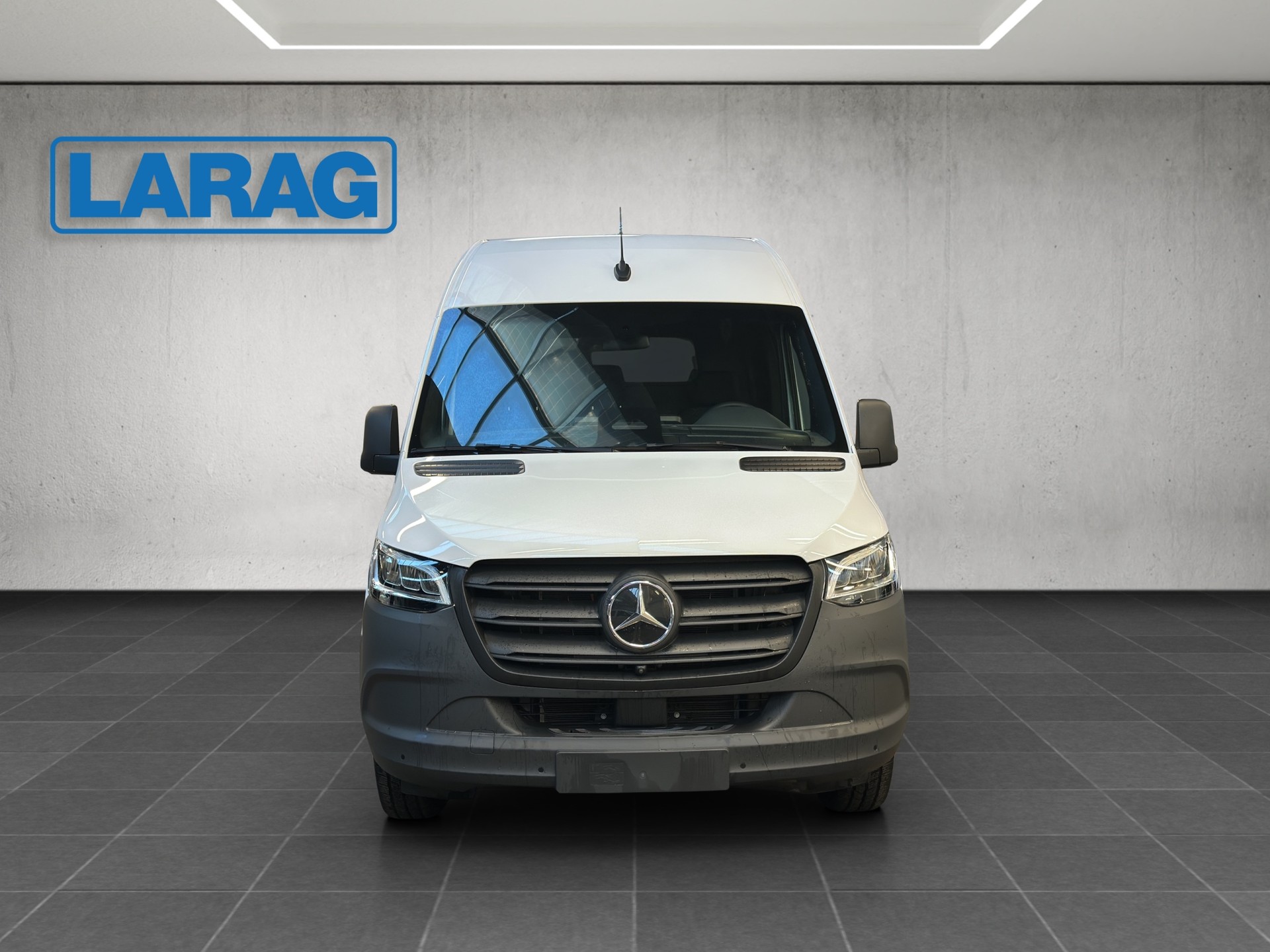 MERCEDES-BENZ eSprinter 320 81kWh Standard Hoch Pro-image-1