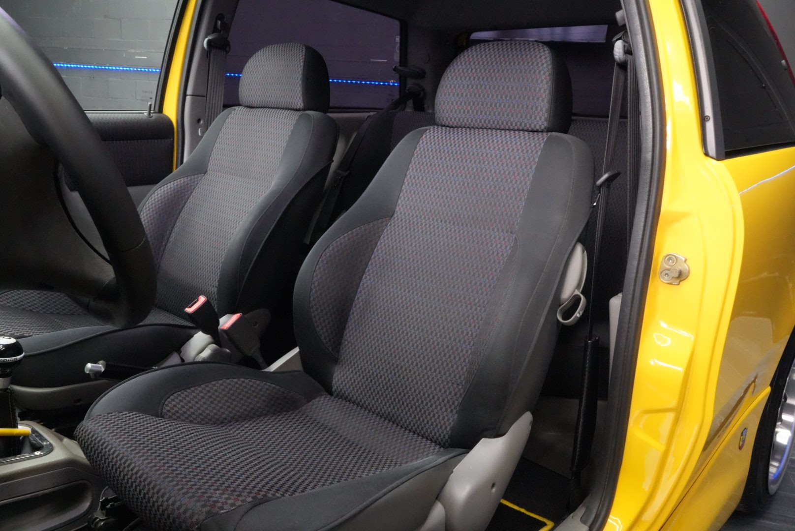 FIAT Punto GT Abarth-image-14