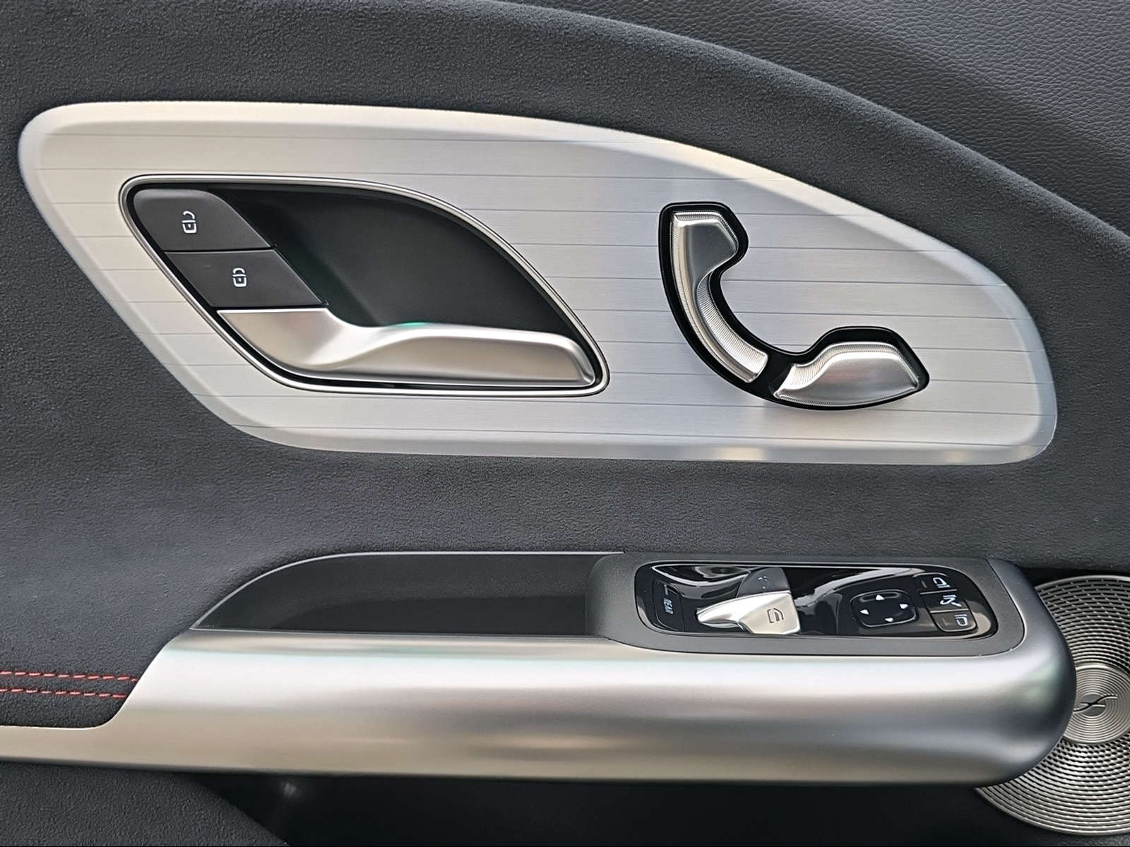 MERCEDES-BENZ CLA 220 4Matic-image-11