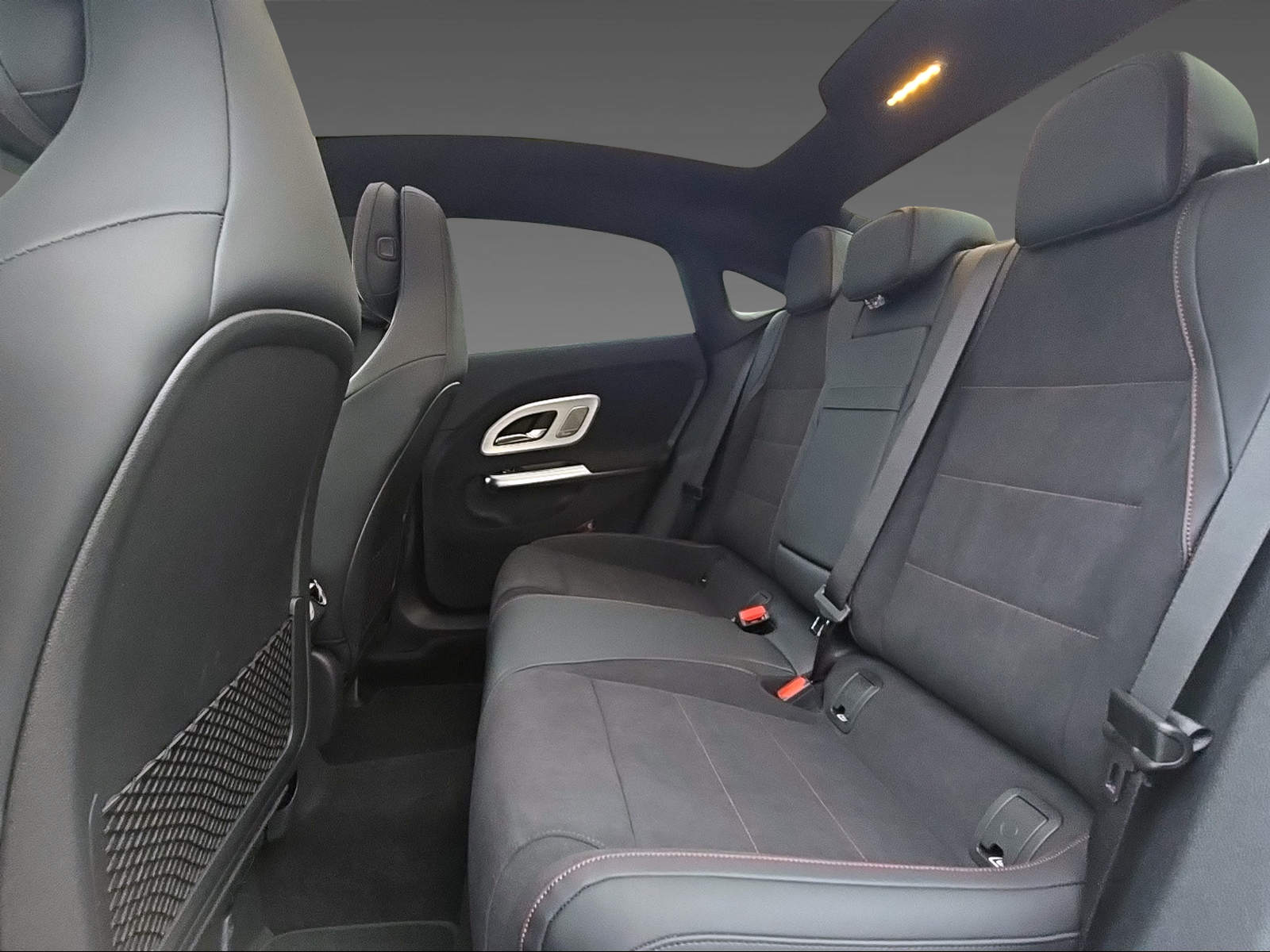 MERCEDES-BENZ CLA 220 4Matic-image-14
