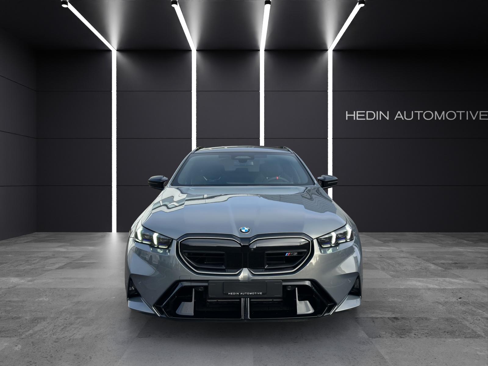 BMW M5 xDrive Touring-image-1