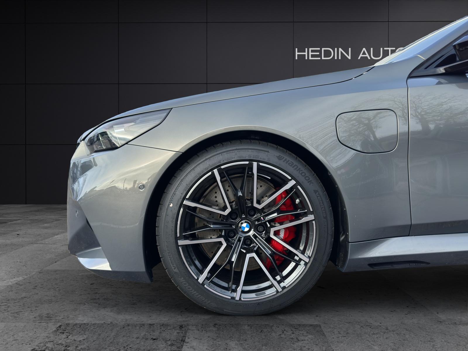 BMW M5 xDrive Touring-image-3