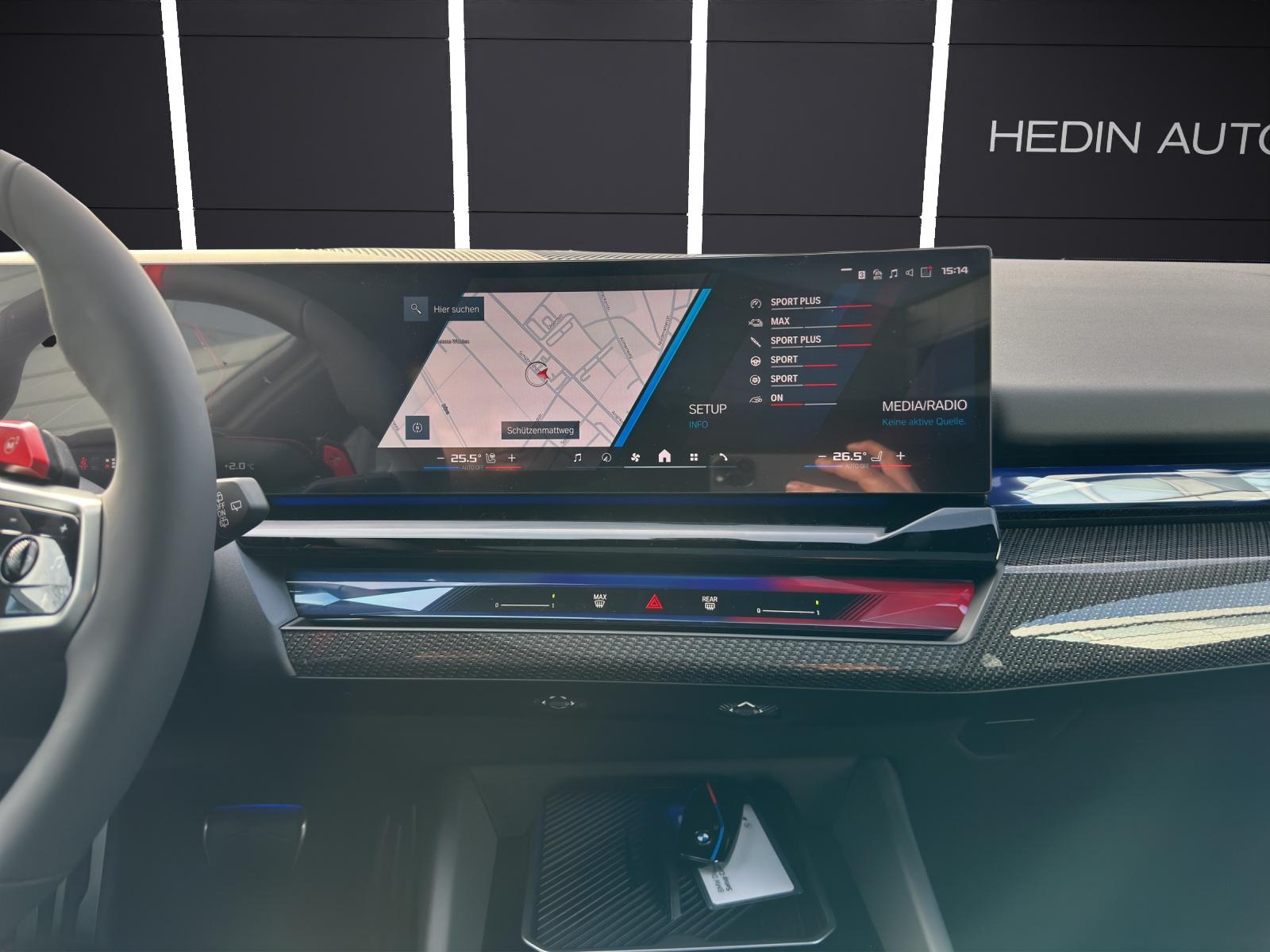 BMW M5 xDrive Touring-image-8