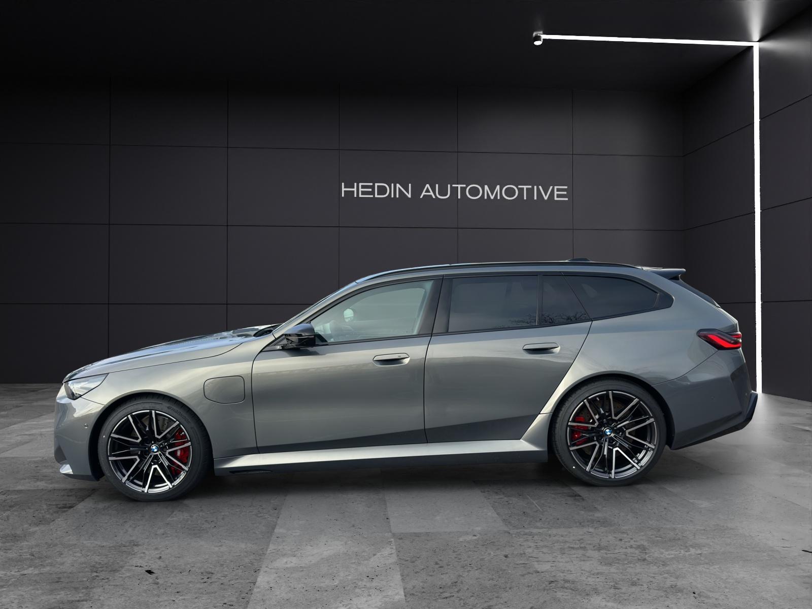BMW M5 xDrive Touring-image-2
