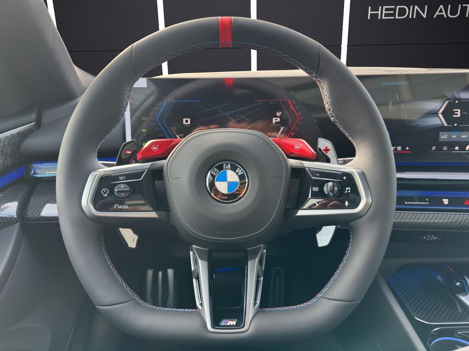 BMW M5 xDrive Touring-image-6