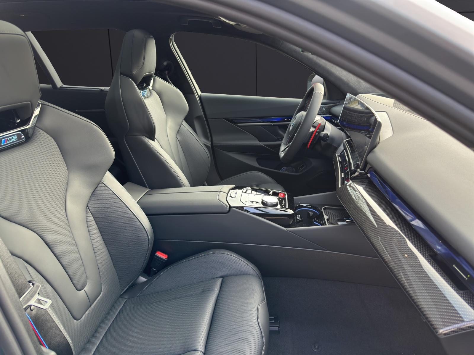BMW M5 xDrive Touring-image-10