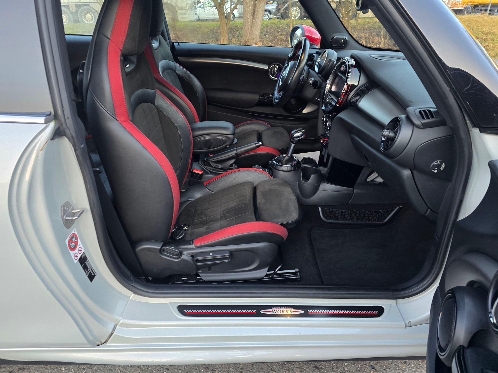 MINI Cooper John Cooper Works Steptronic-image-15