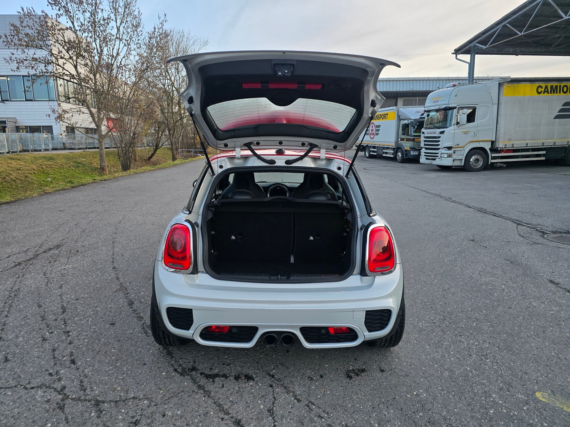 MINI Cooper John Cooper Works Steptronic-image-6