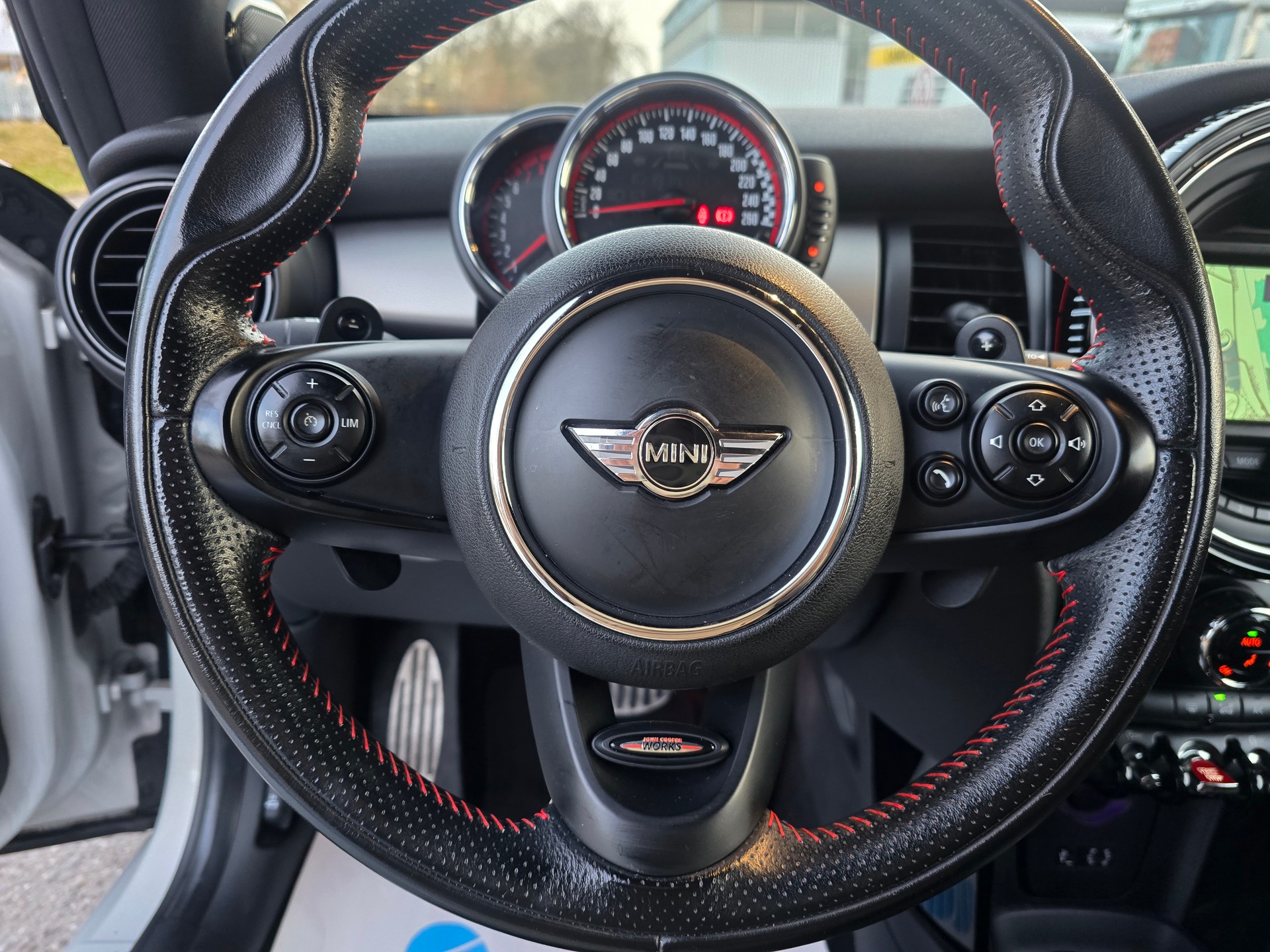 MINI Cooper John Cooper Works Steptronic-image-22