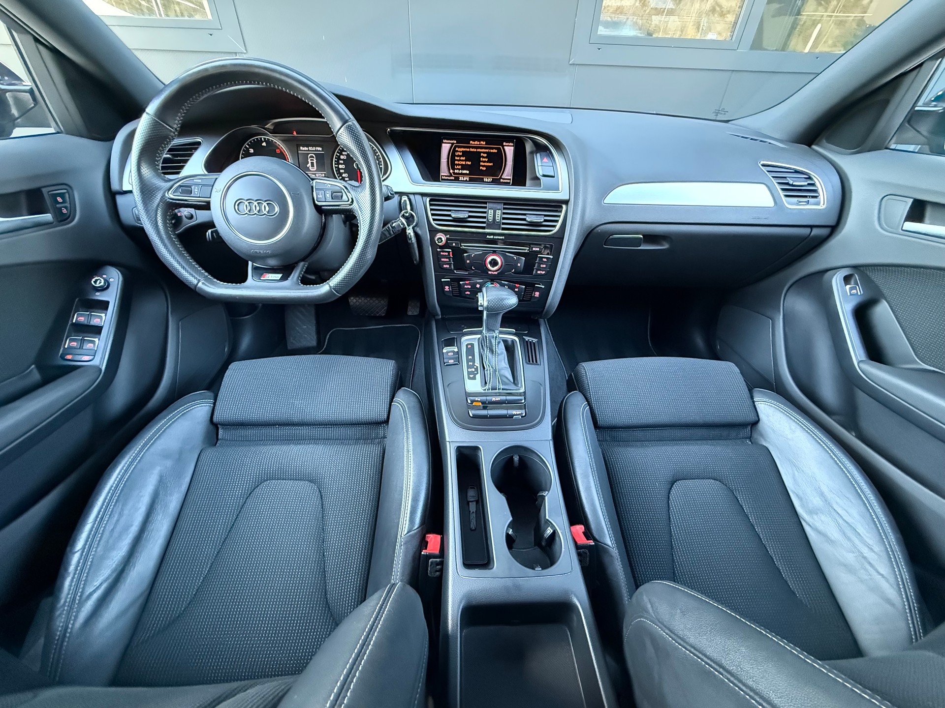 AUDI A4 S-Line 2.0 TDI multitronic-image-10