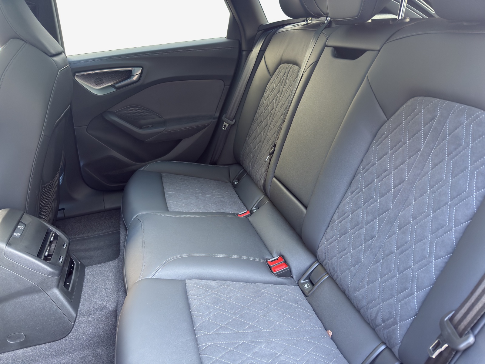 AUDI A5 Avant e-hybrid quattro Attraction 220 kW S tronic-image-13