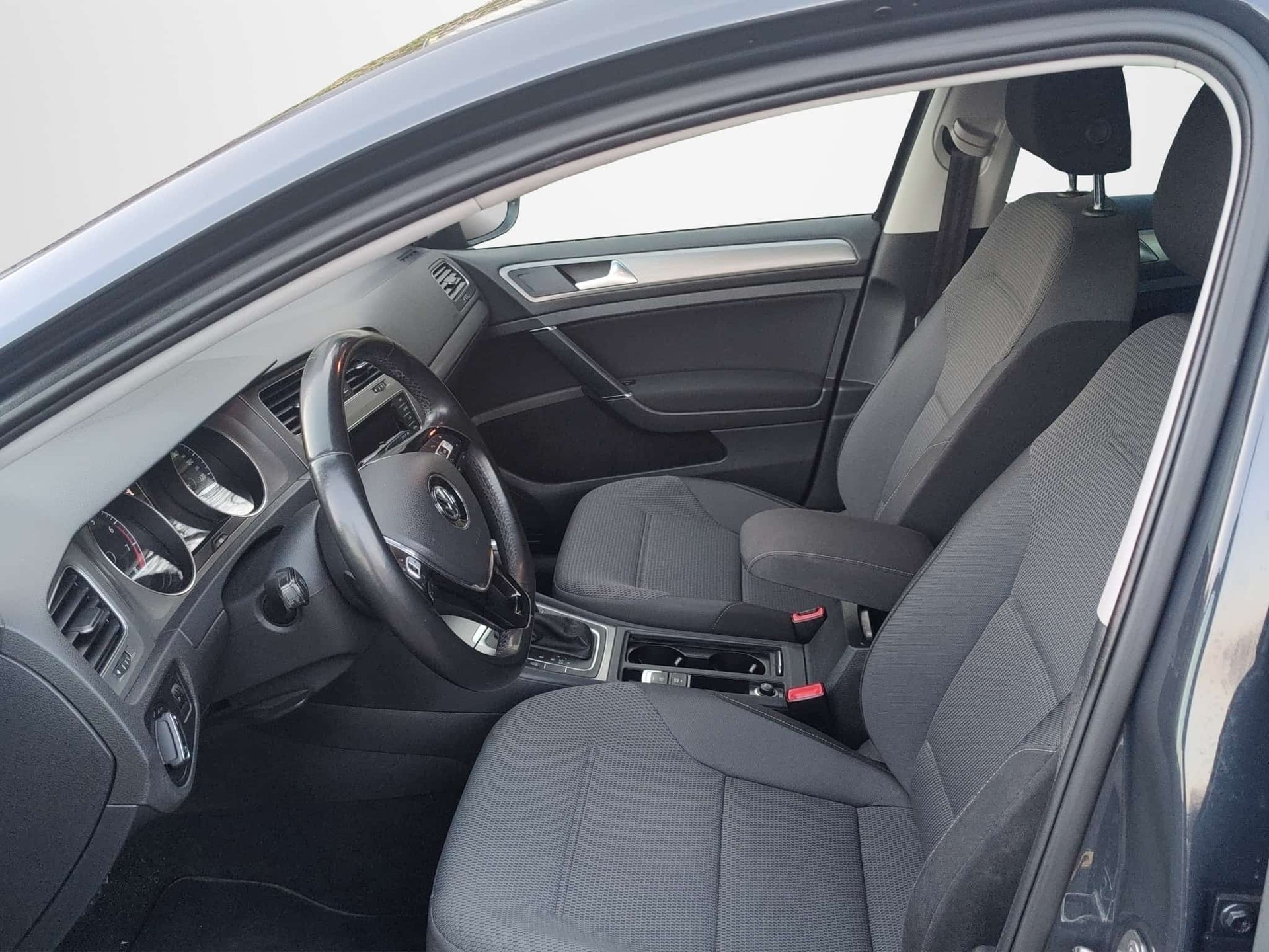 VW Golf 1.2 TSI Trendline DSG-image-7