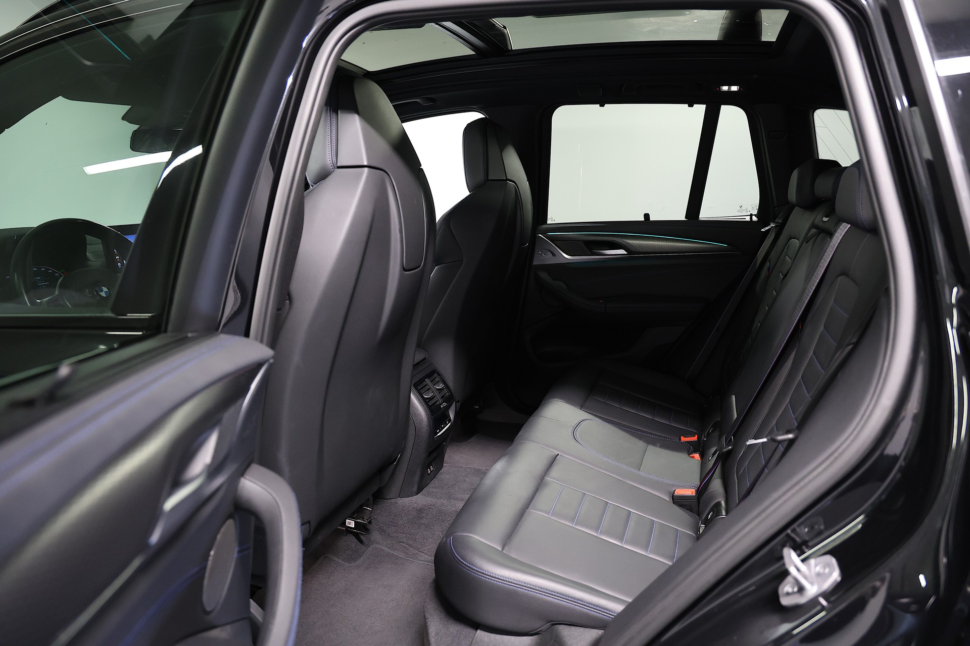 BMW X3 xDrive 48V M40d *CH-Fahrzeug* *AHK*-image-14