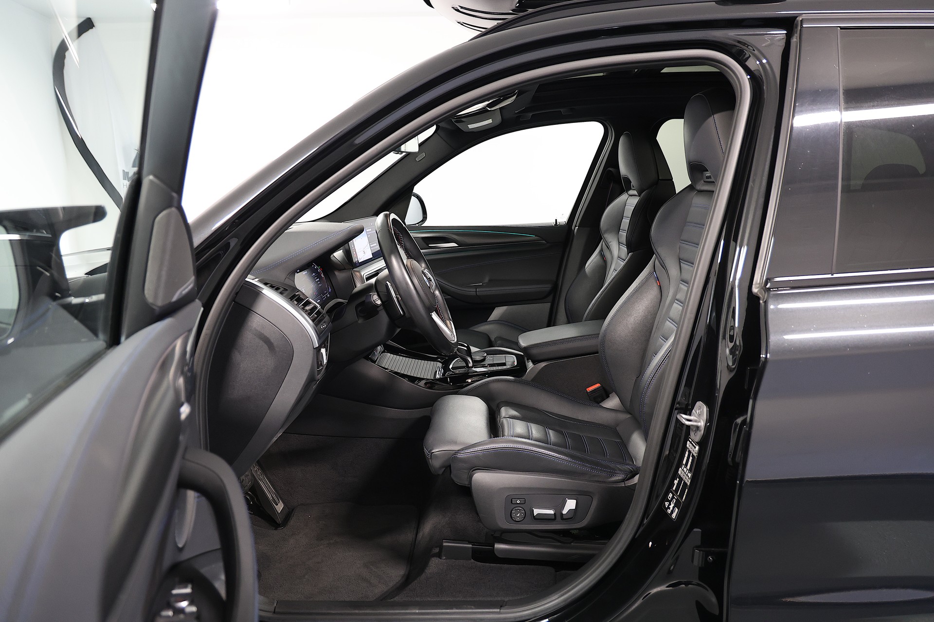 BMW X3 xDrive 48V M40d *CH-Fahrzeug* *AHK*-image-5