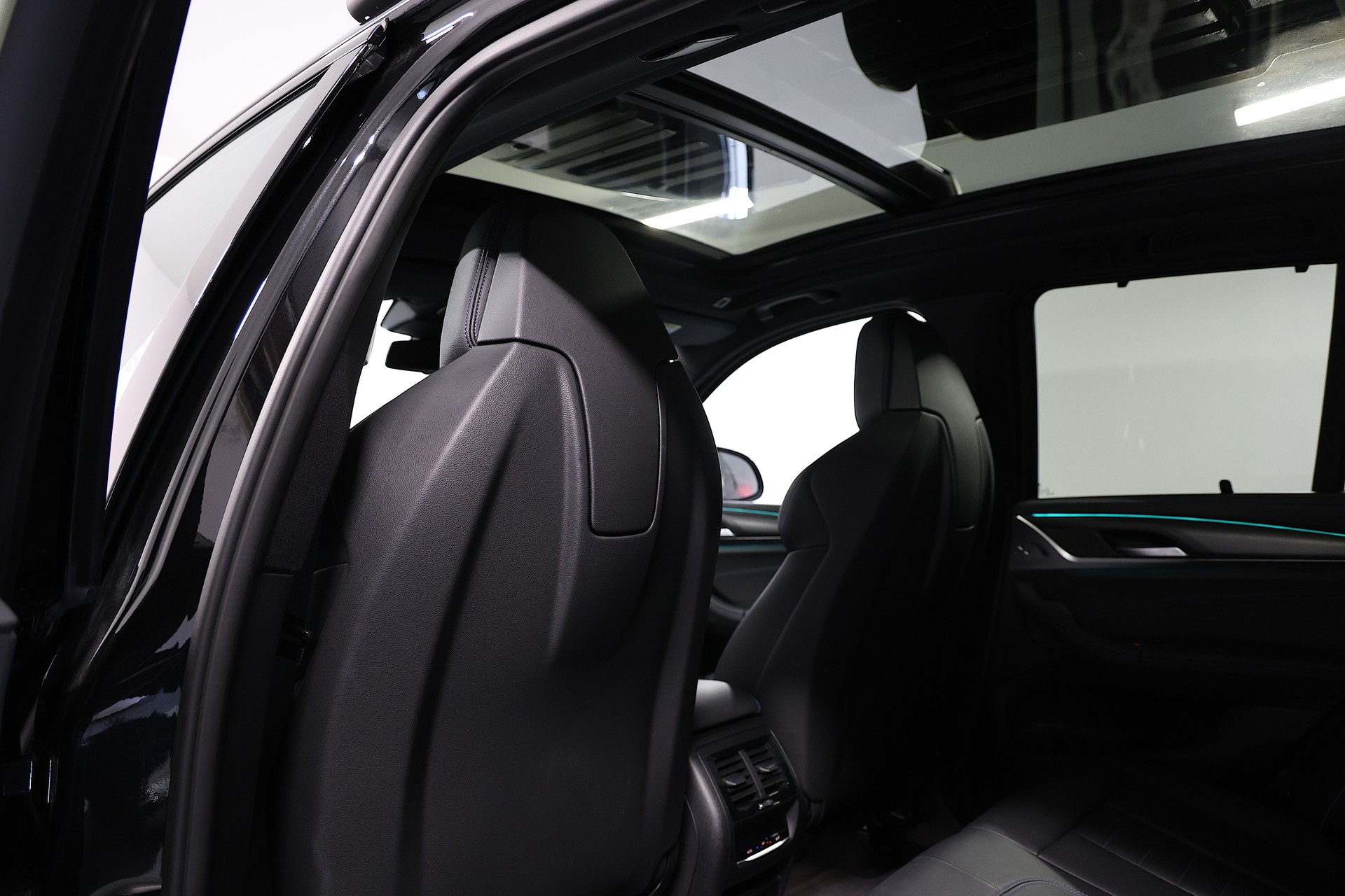 BMW X3 xDrive 48V M40d *CH-Fahrzeug* *AHK*-image-15