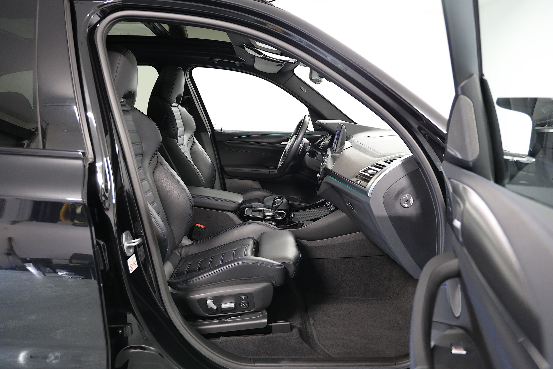 BMW X3 xDrive 48V M40d *CH-Fahrzeug* *AHK*-image-11