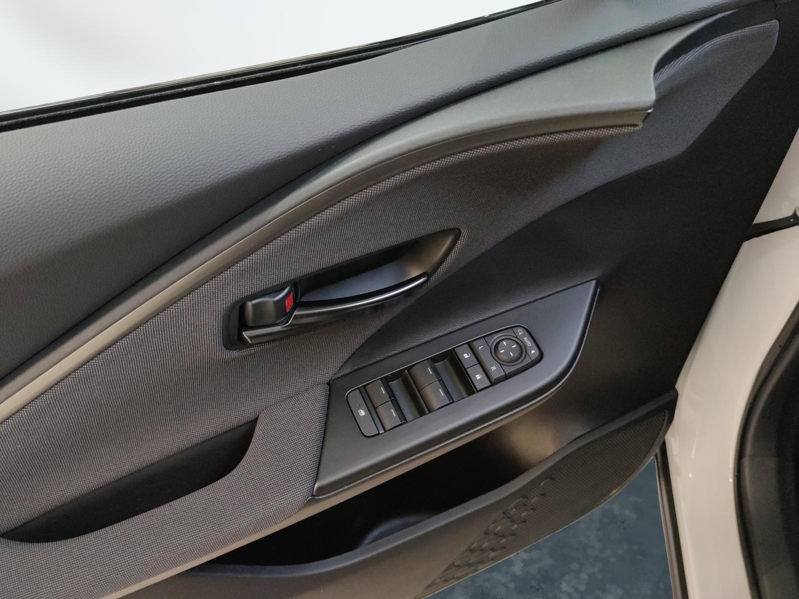 TOYOTA C-HR 1.8 HEV Swiss Edition-image-16
