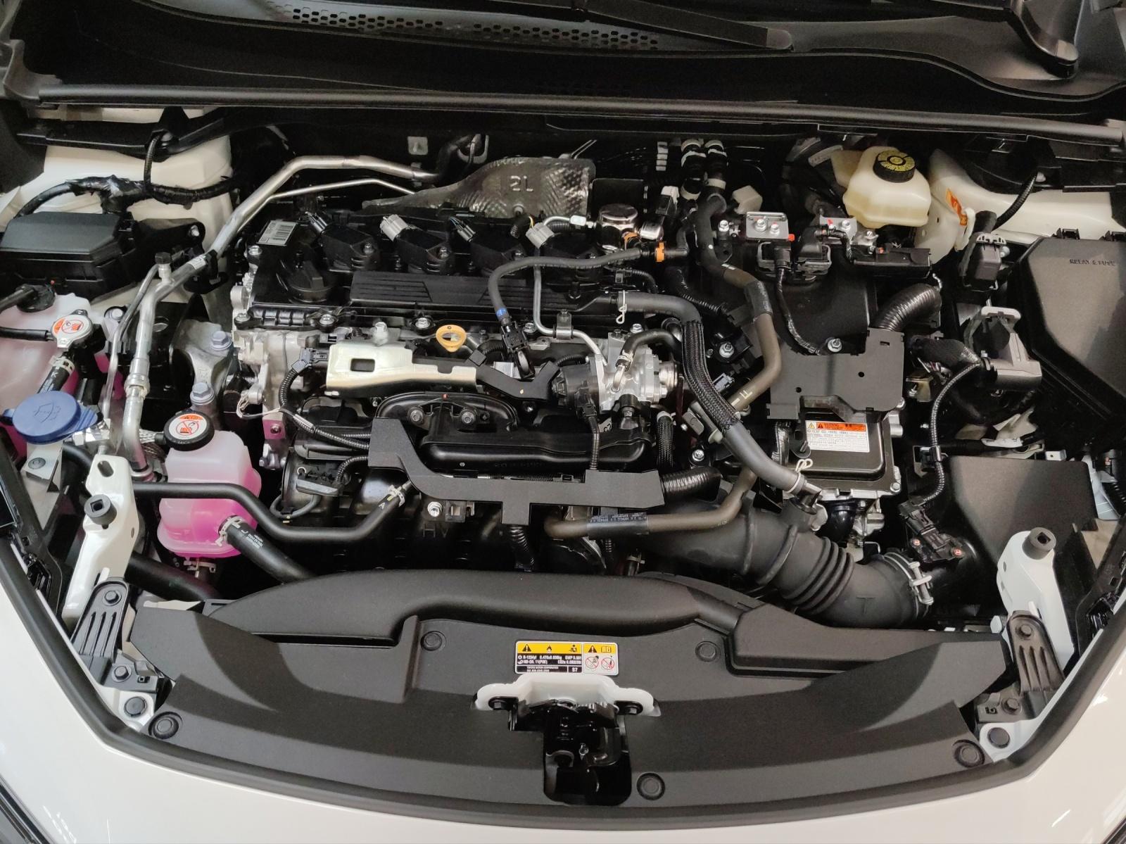 TOYOTA C-HR 1.8 HEV Swiss Edition-image-5