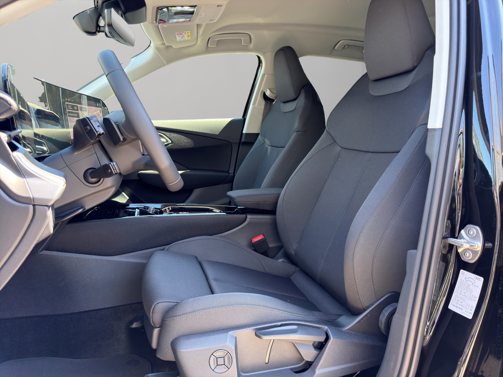 AUDI Q3 SUV TFSI quattro 150 kW S tronic-image-5