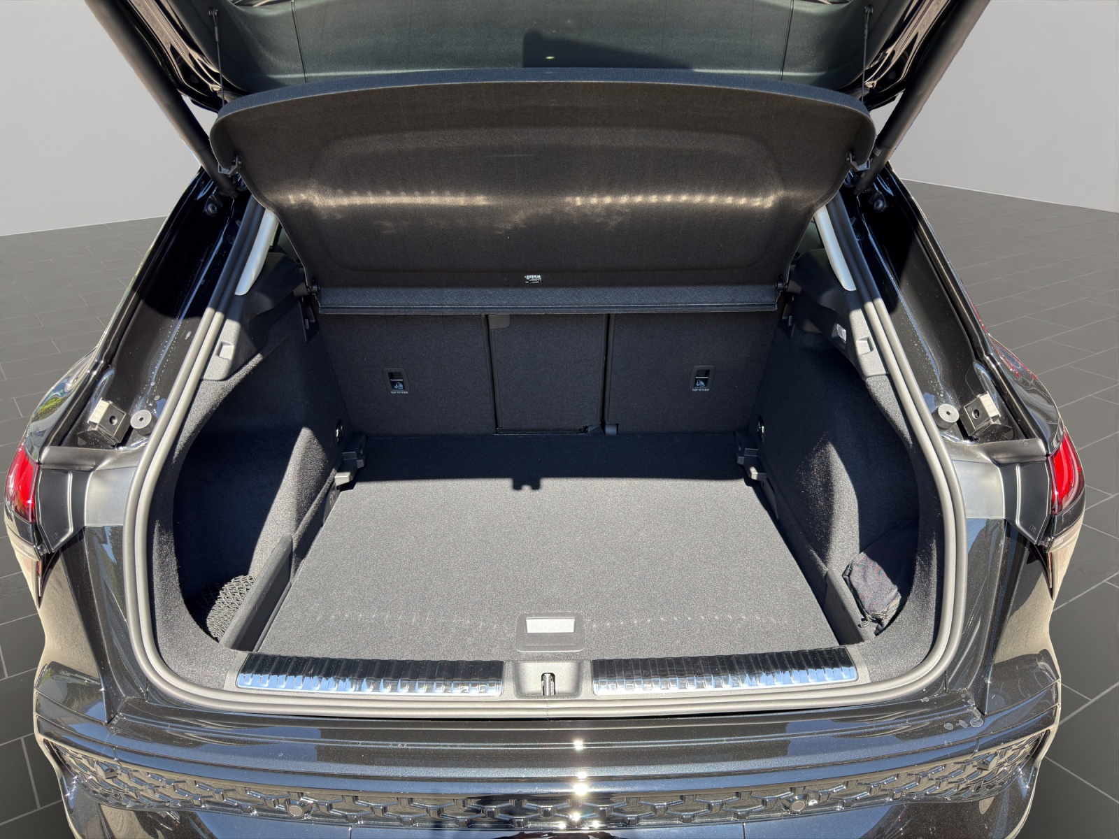 AUDI Q3 SUV TFSI quattro 150 kW S tronic-image-10