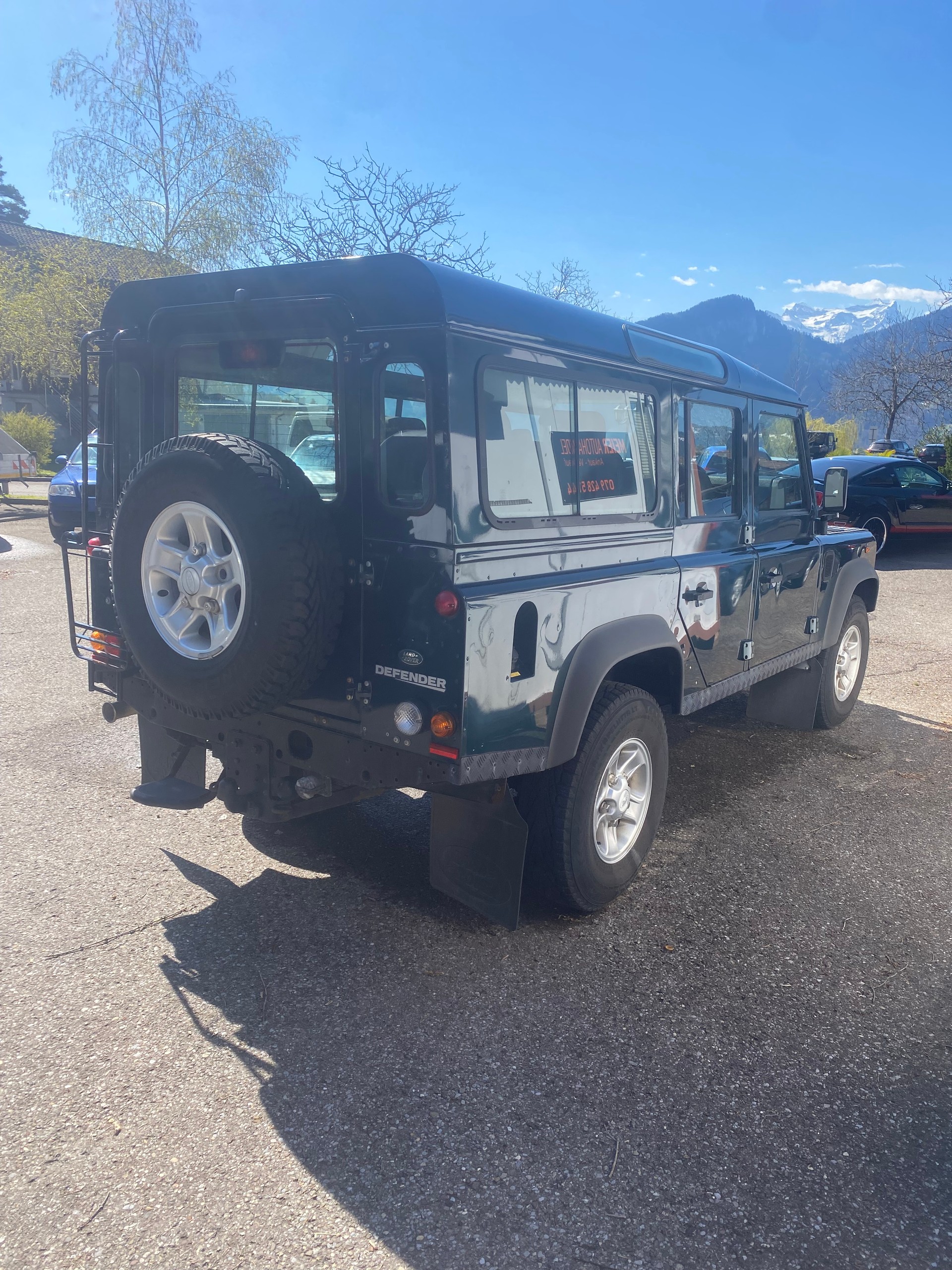 LAND ROVER Defender 110 2.4 Td4 Station Wagon-image-4