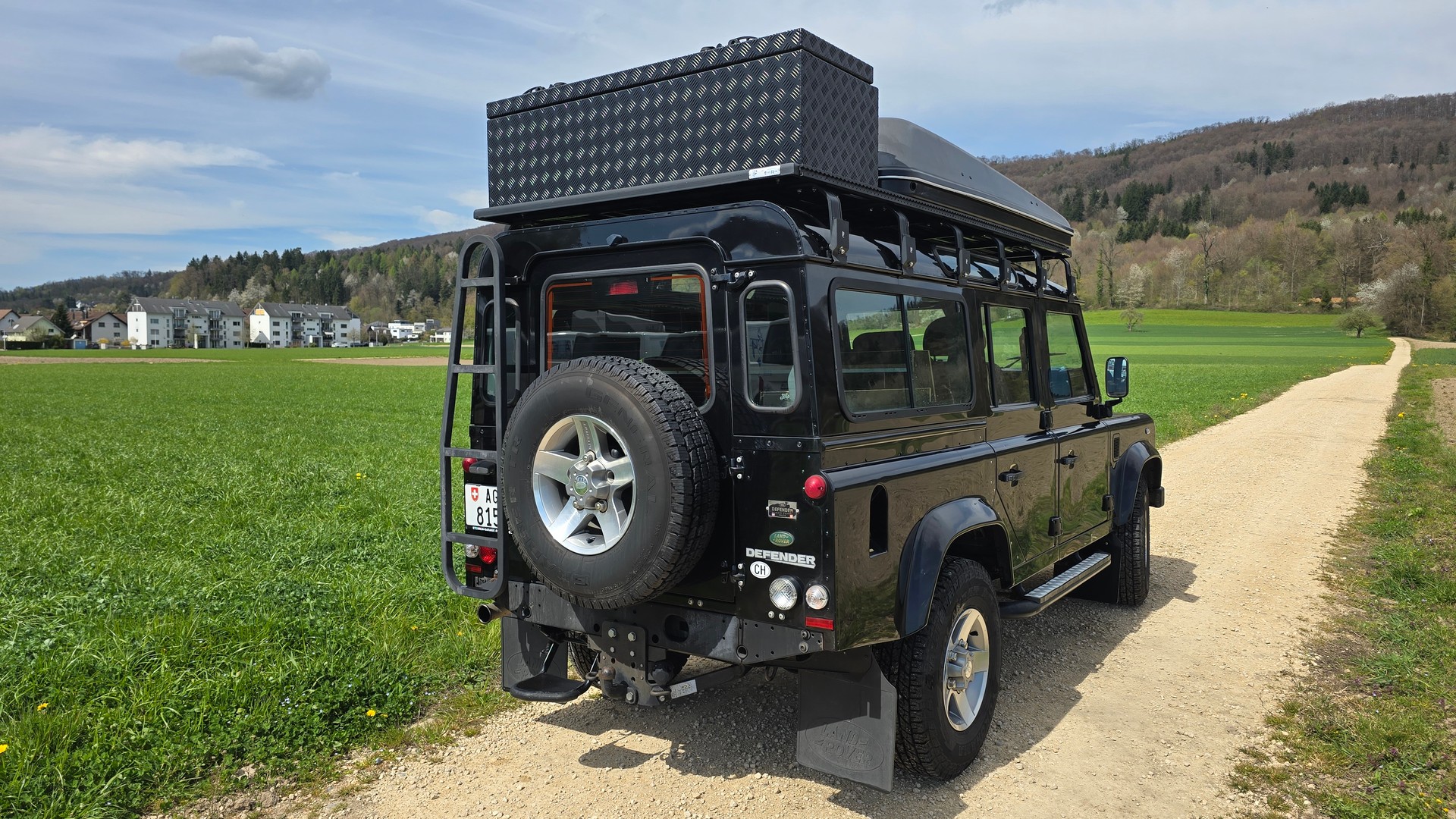 LAND ROVER Defender 110 SW 2.4Tdc Black Pearl-image-4